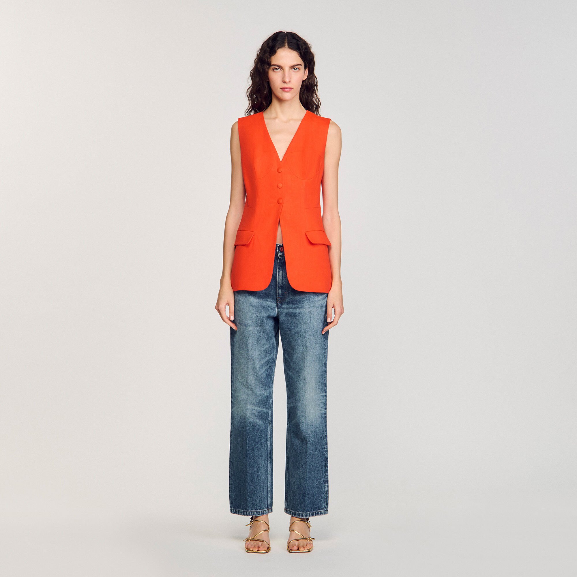 Sleeveless vest