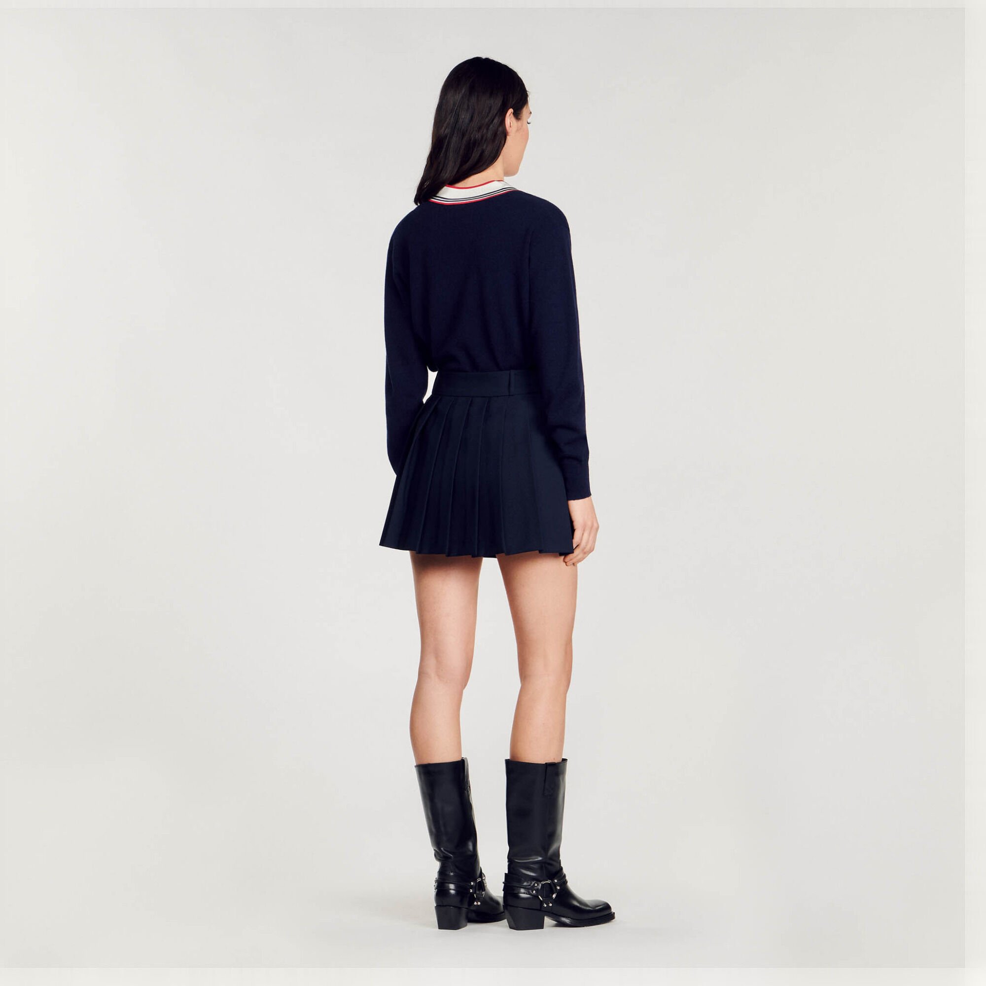 Short pleated skirt