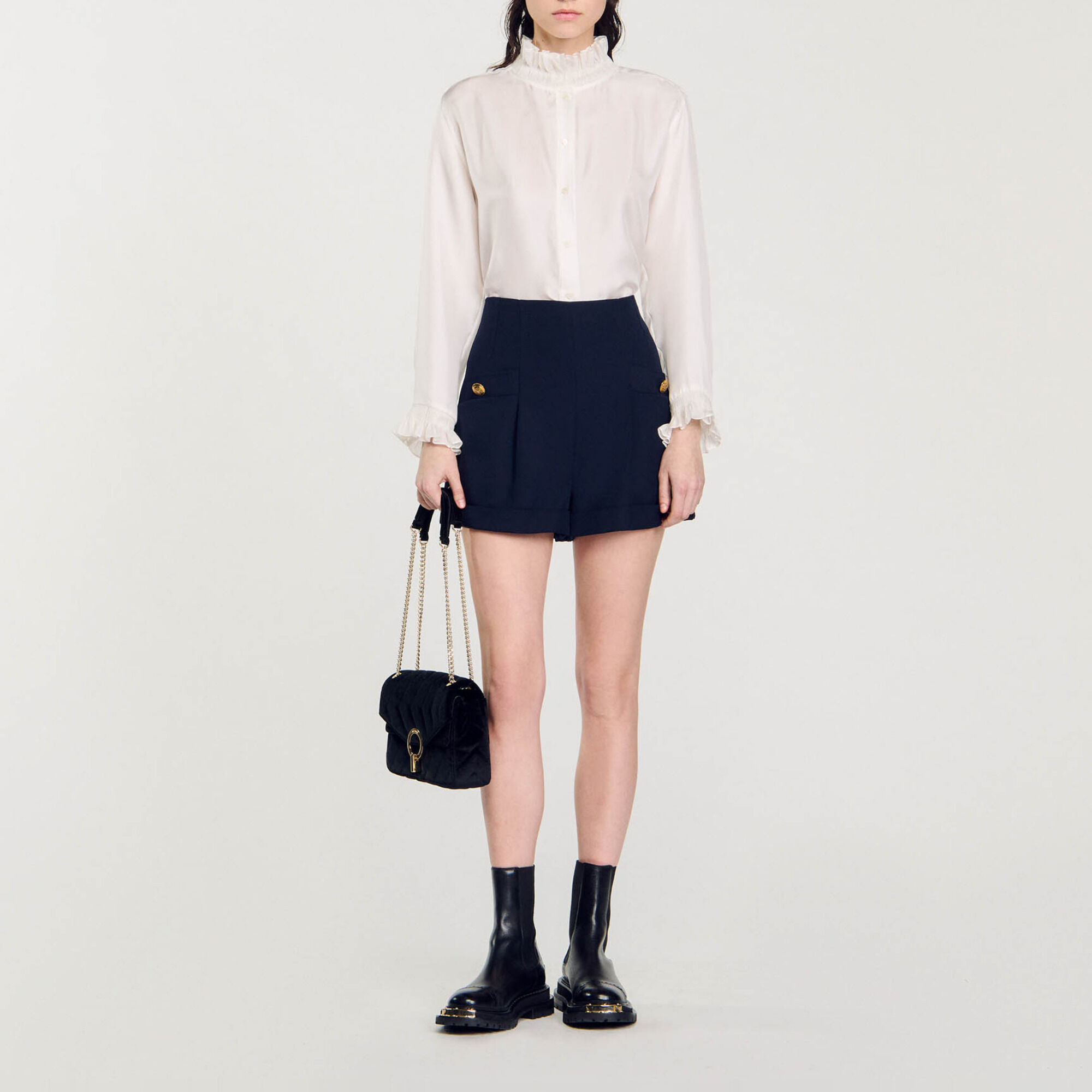 Shorts with turn-ups