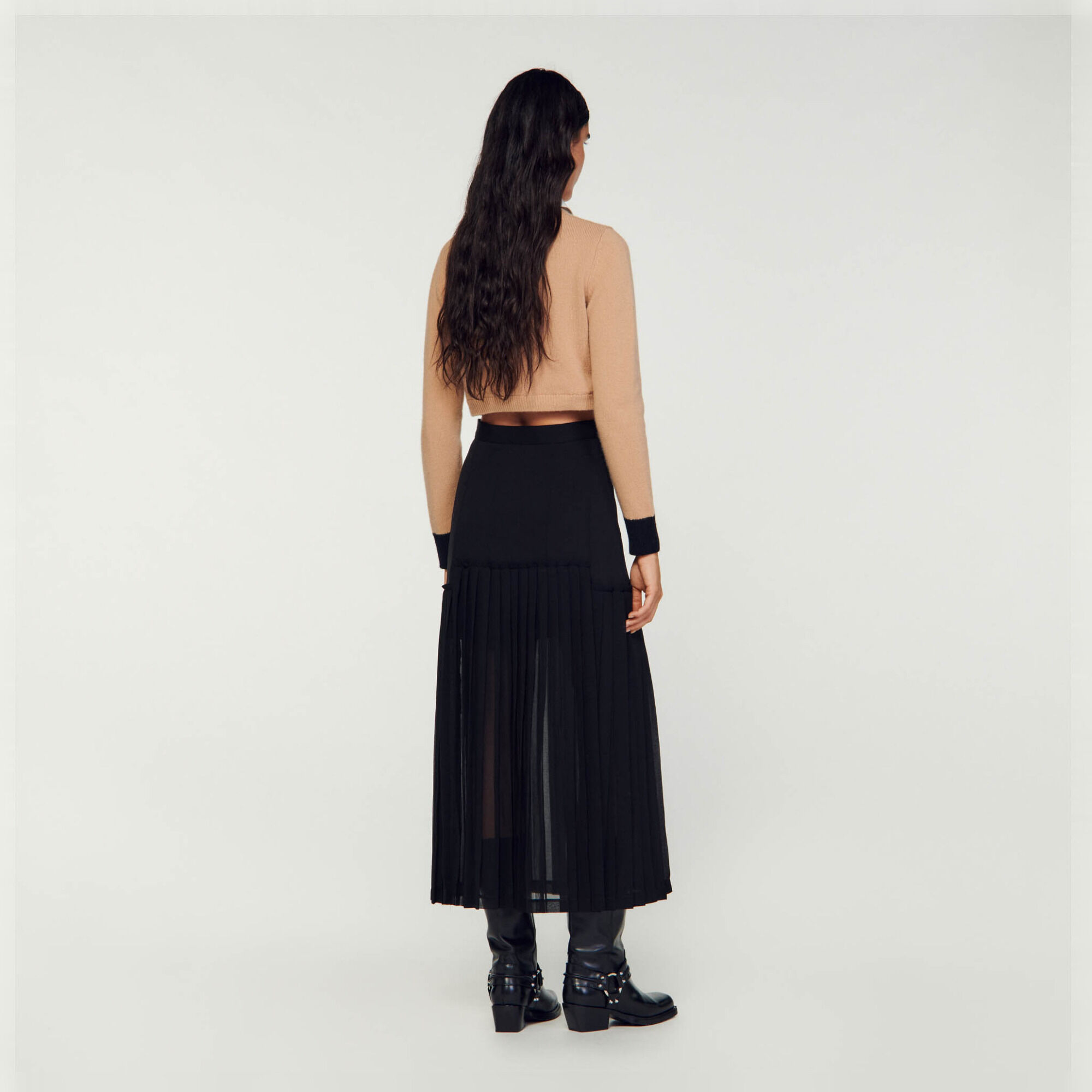 Pleated long skirt
