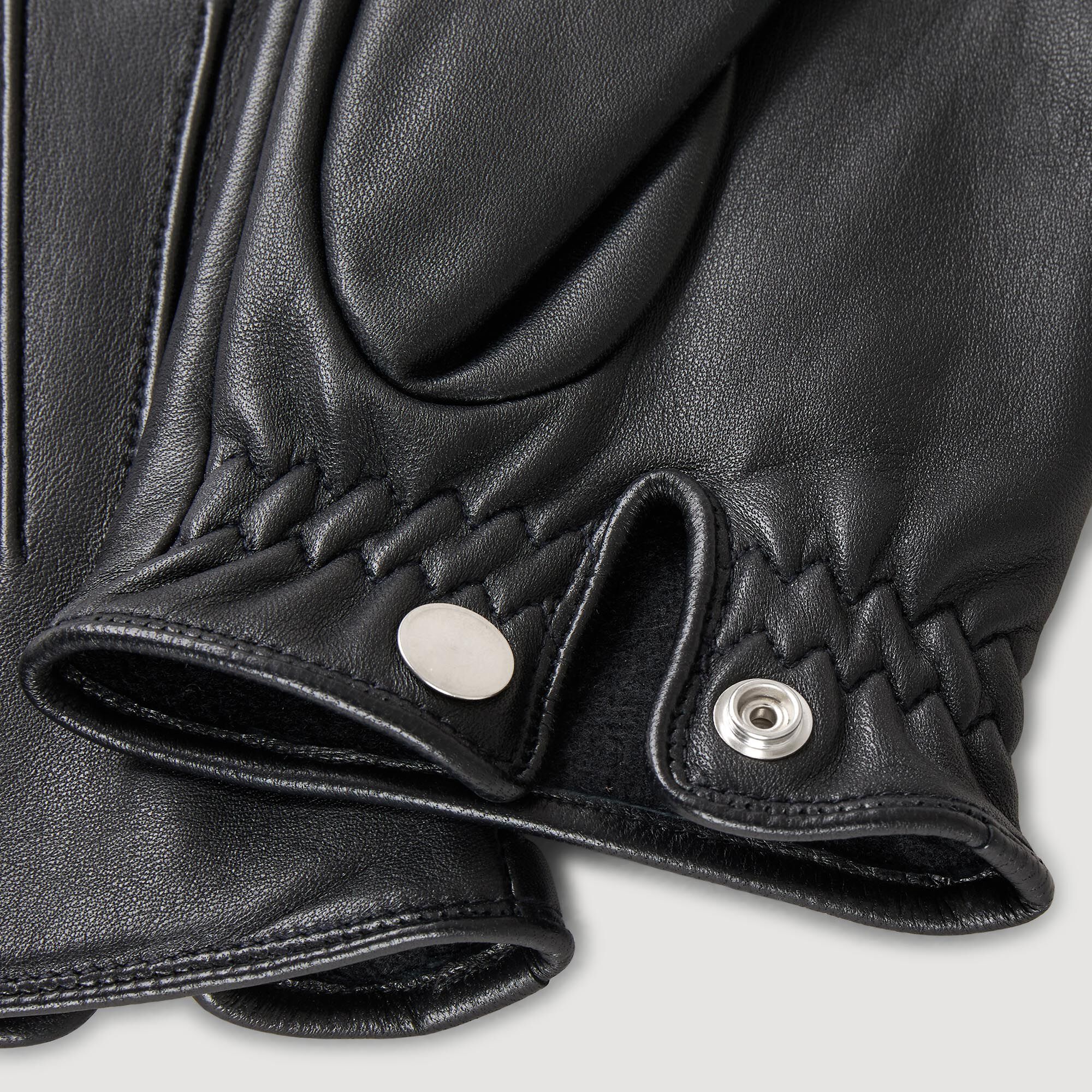 Leather gloves
