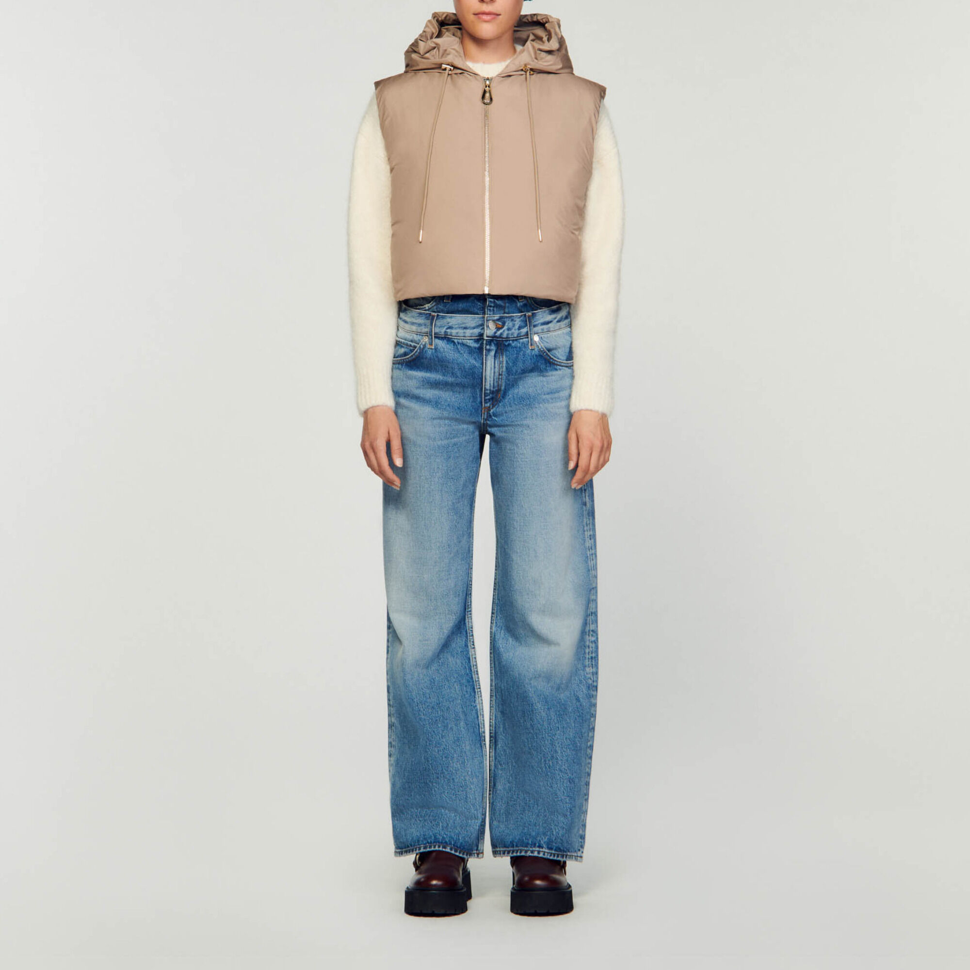 Sleeveless puffer jacket