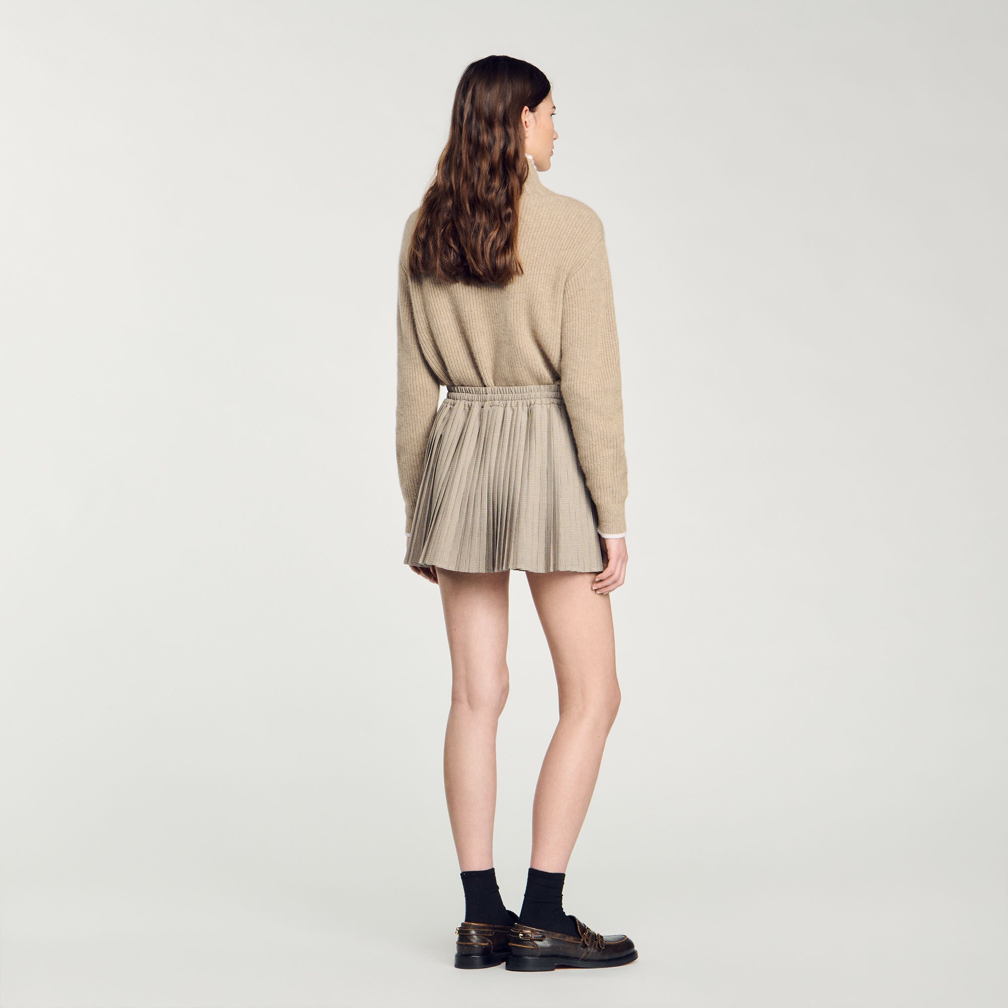 Short pleated skirt