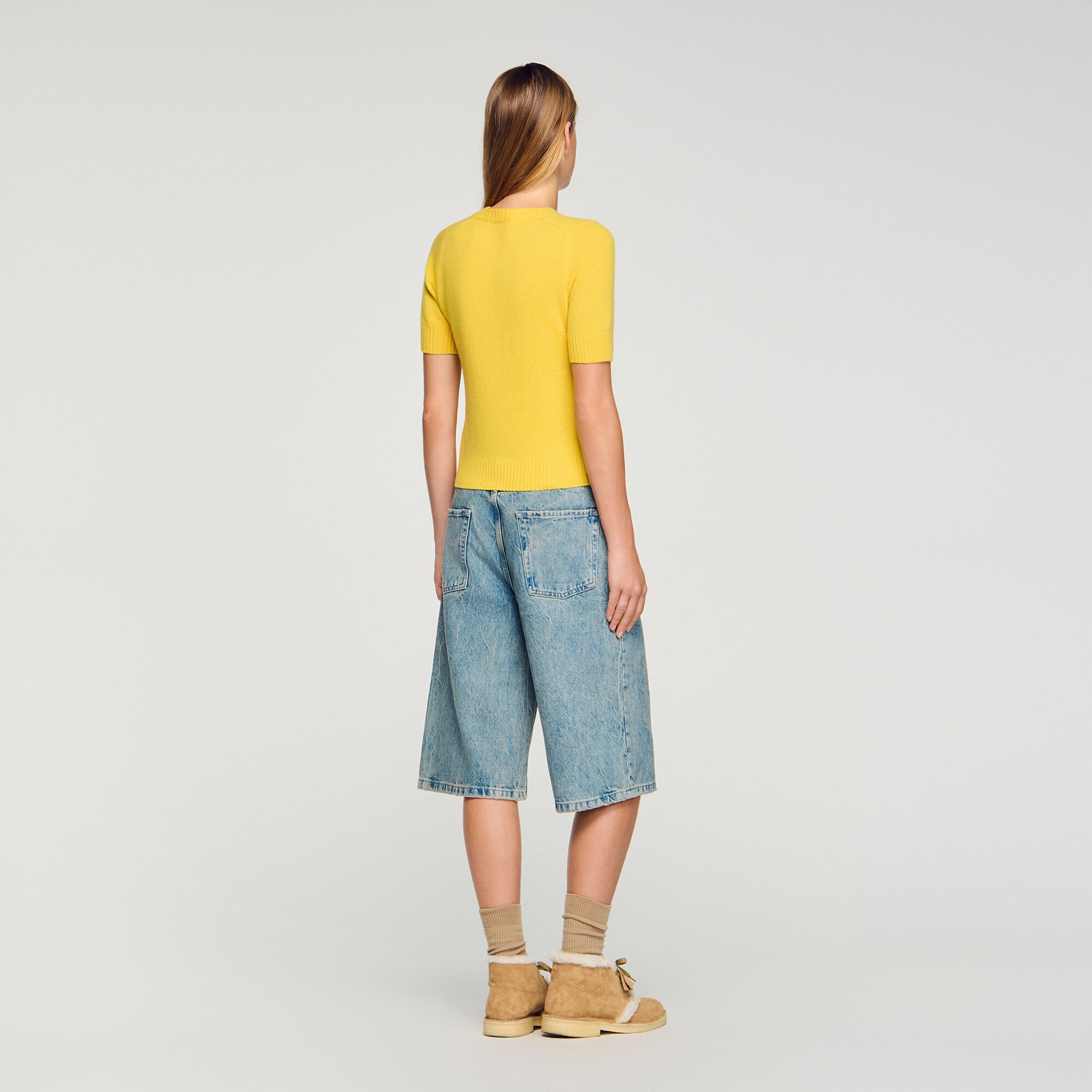 Short-sleeve sweater