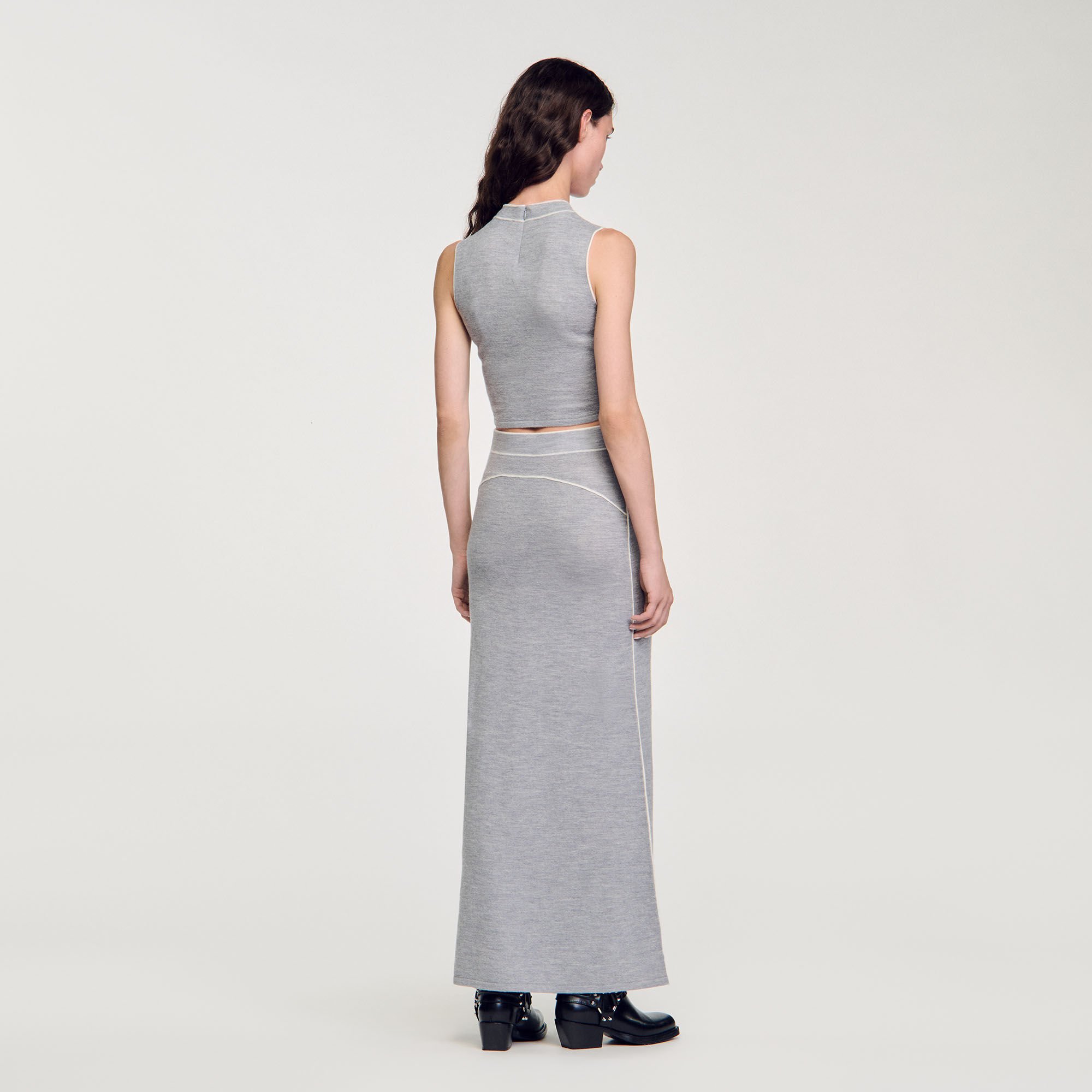 Sleeveless knitted crop top