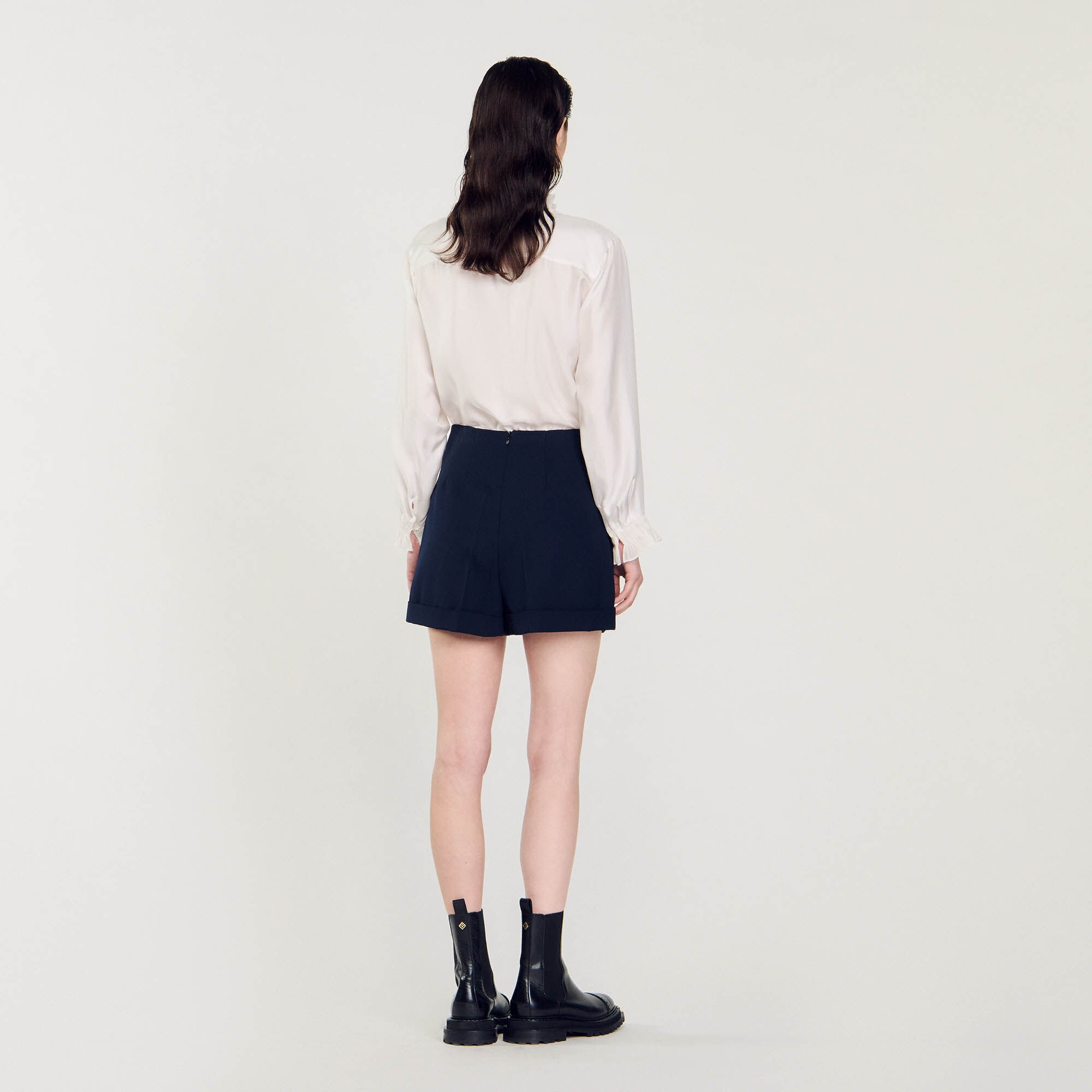 Shorts with turn-ups