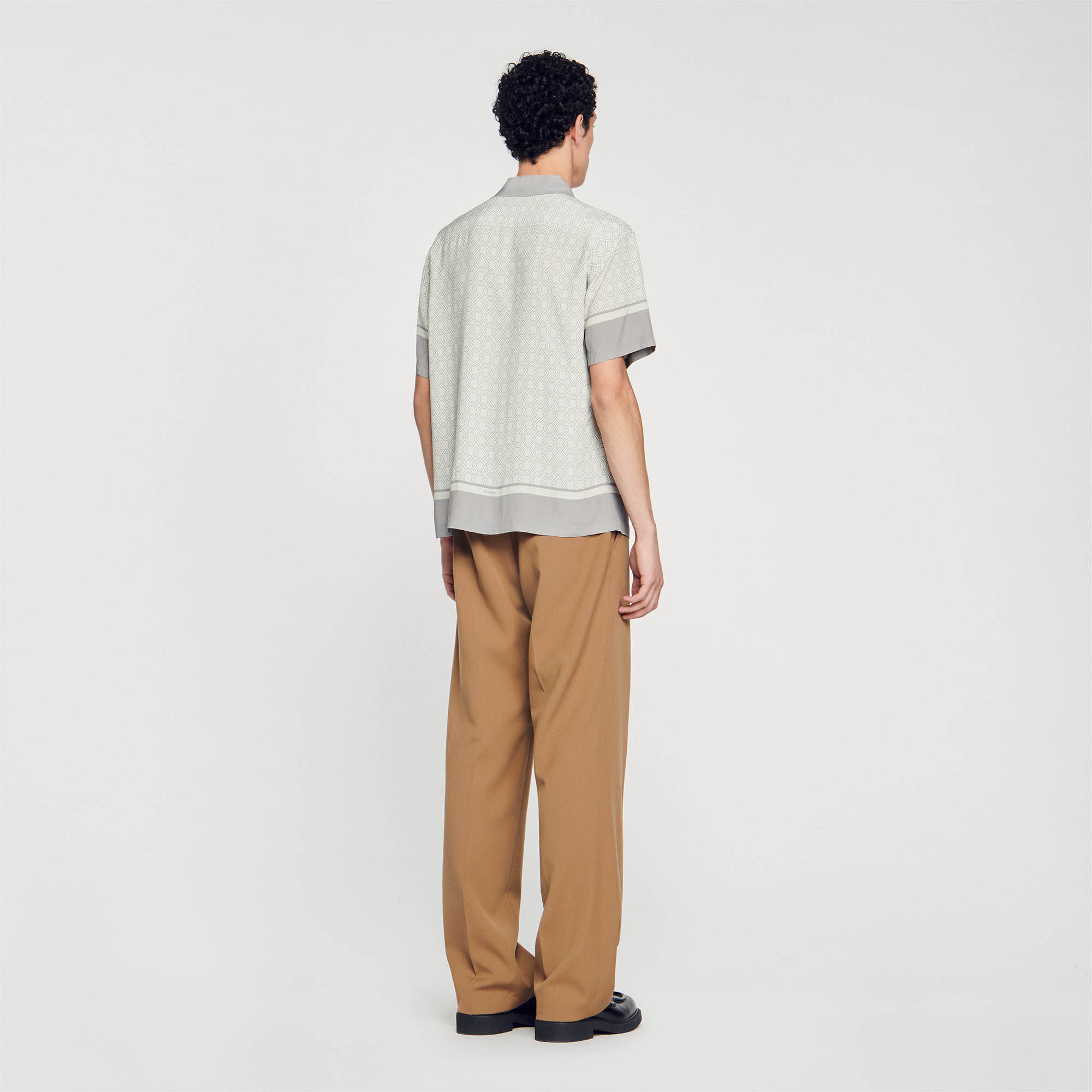 Short-sleeved patterned shirt
