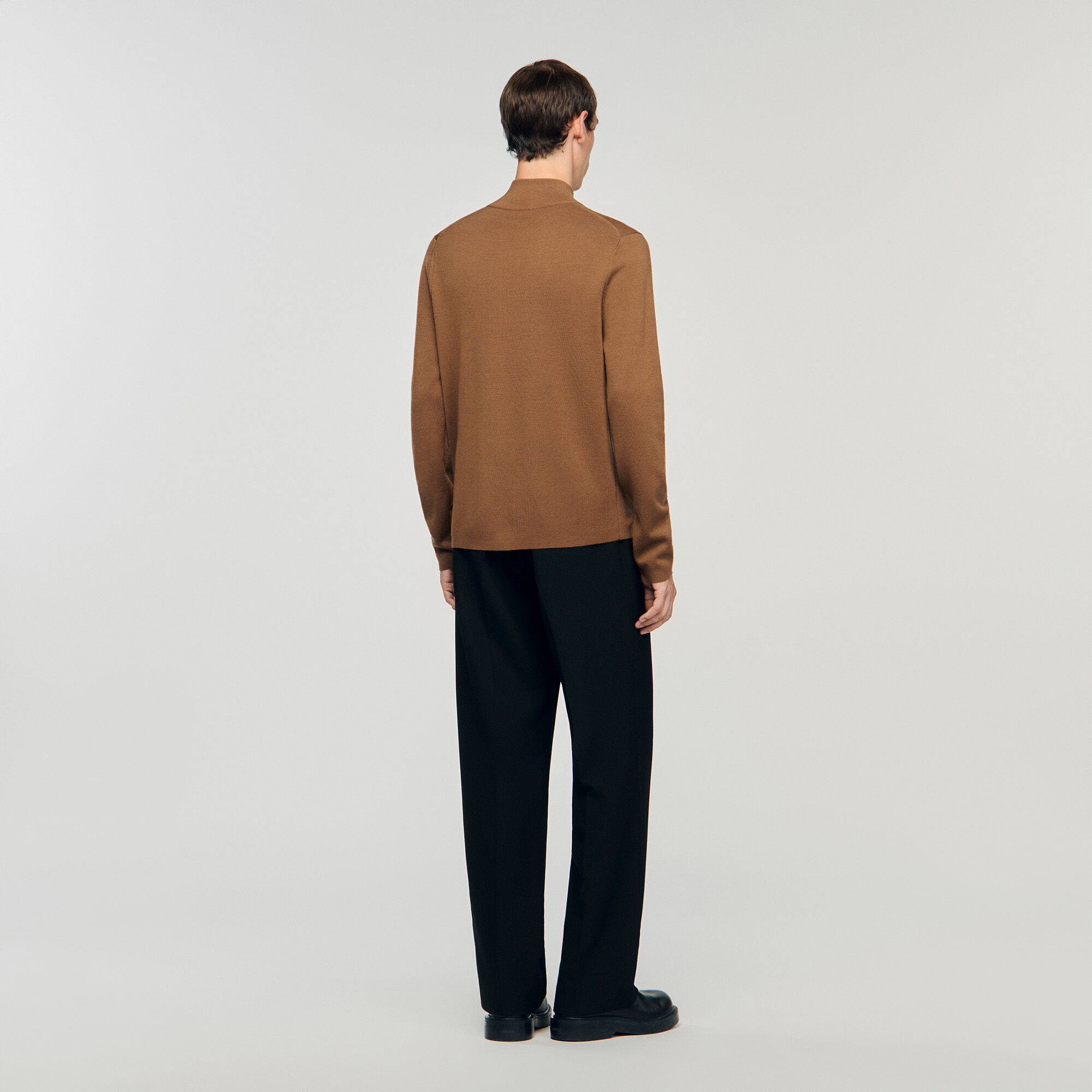 Wool sweater with zipped collar