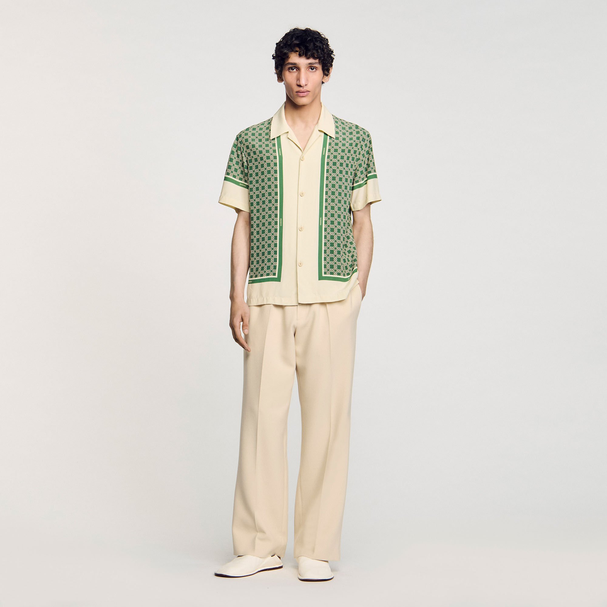 Short-sleeved patterned shirt