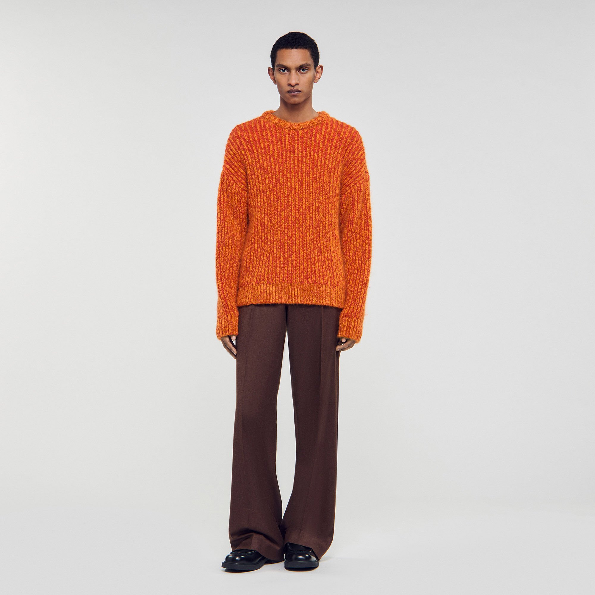 Round neck long-sleeve sweater