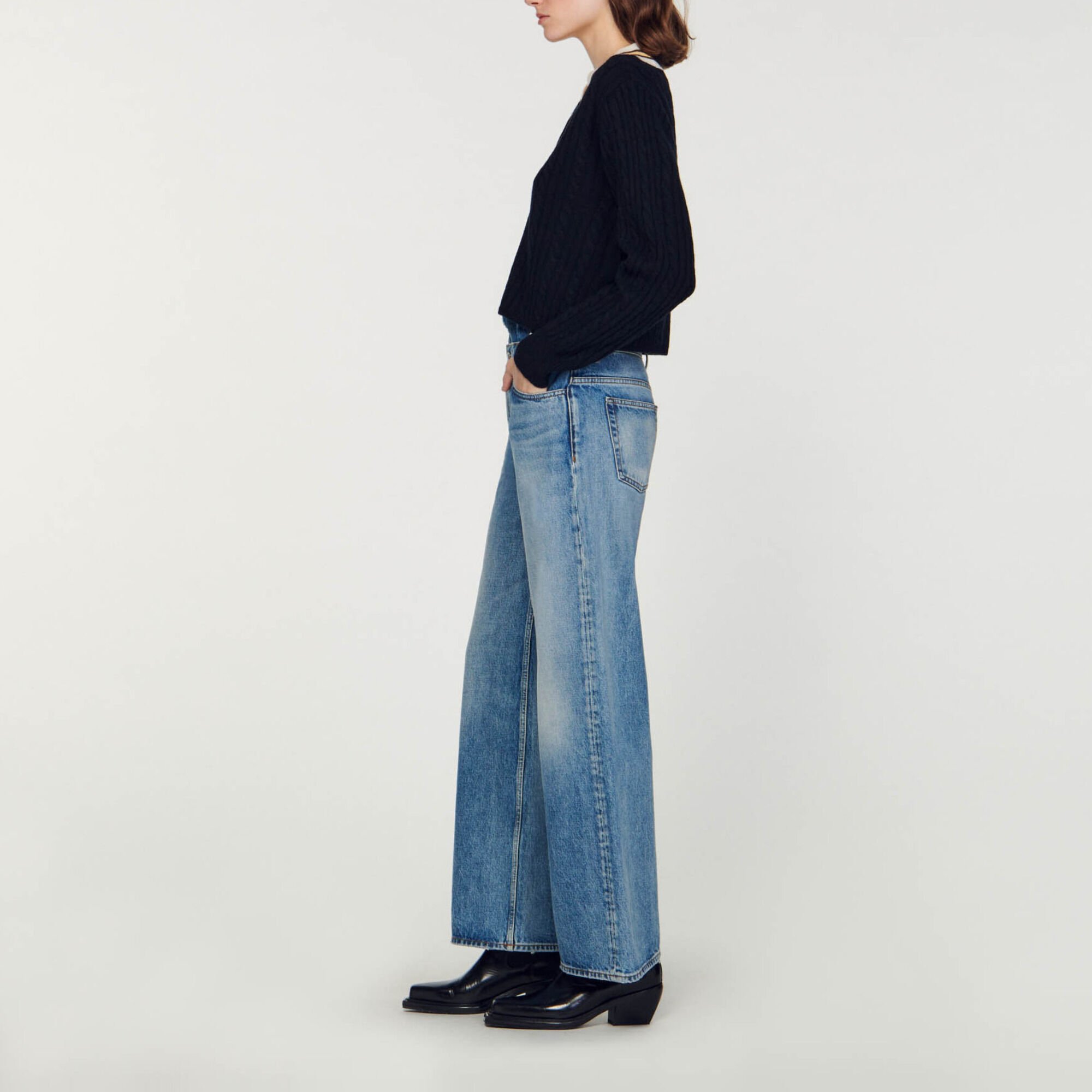 Contrast V-neck jumper
