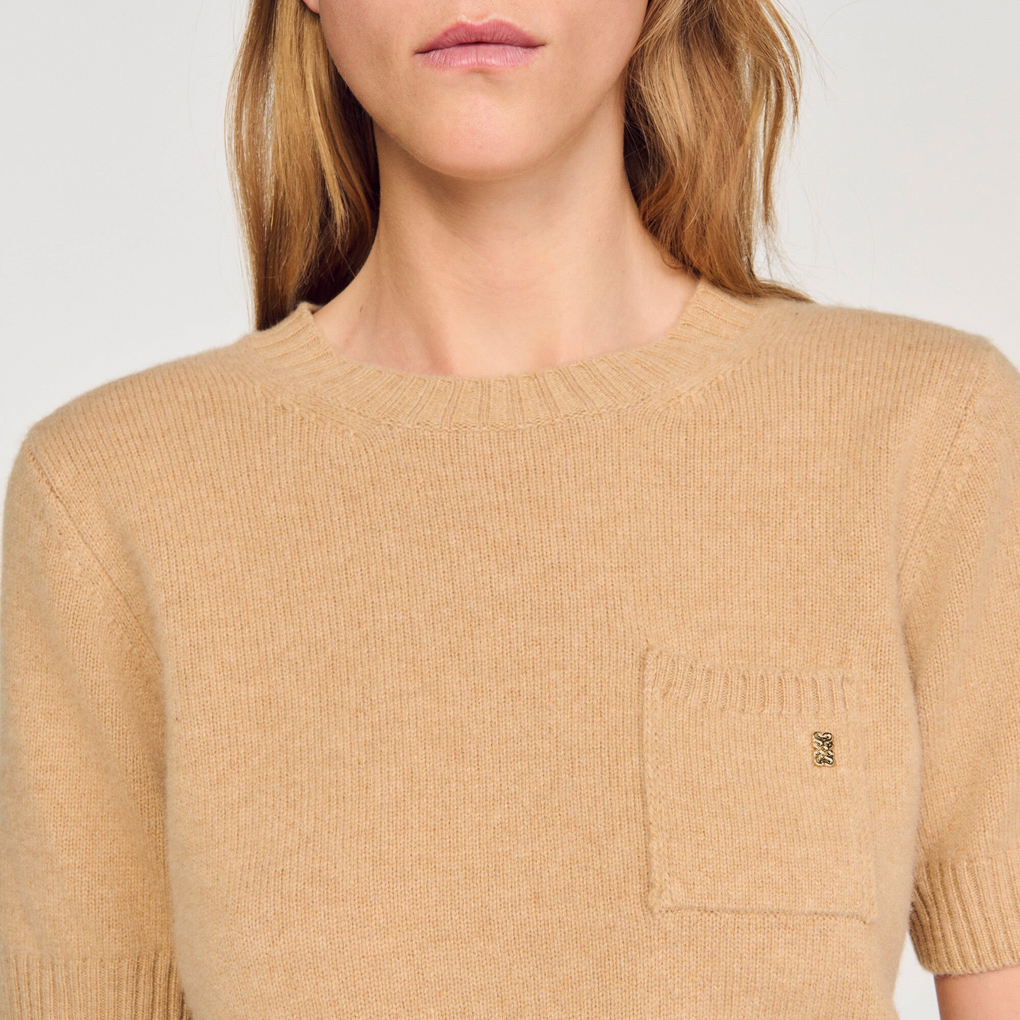 Short-sleeve sweater