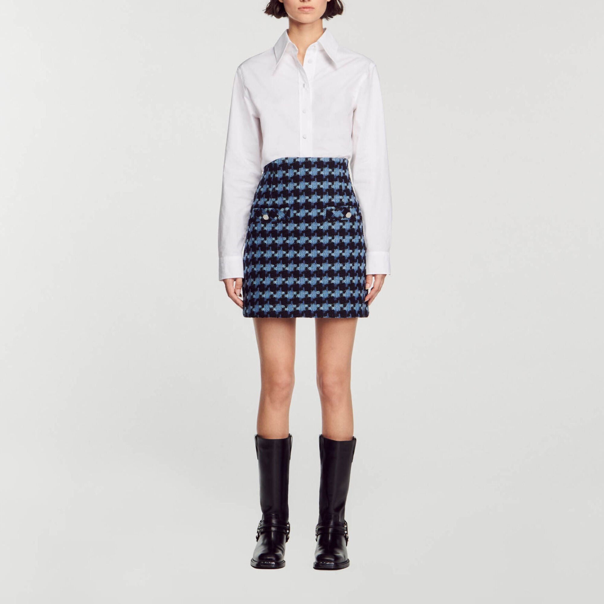 Short tweed skirt