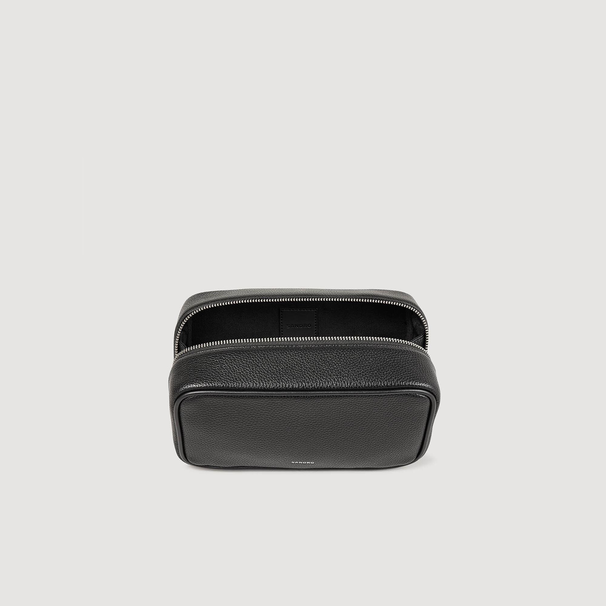 Toiletry bag in grained fabric