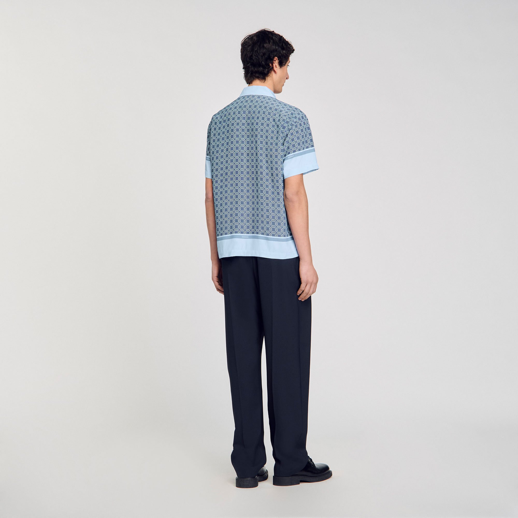 Short-sleeved patterned shirt