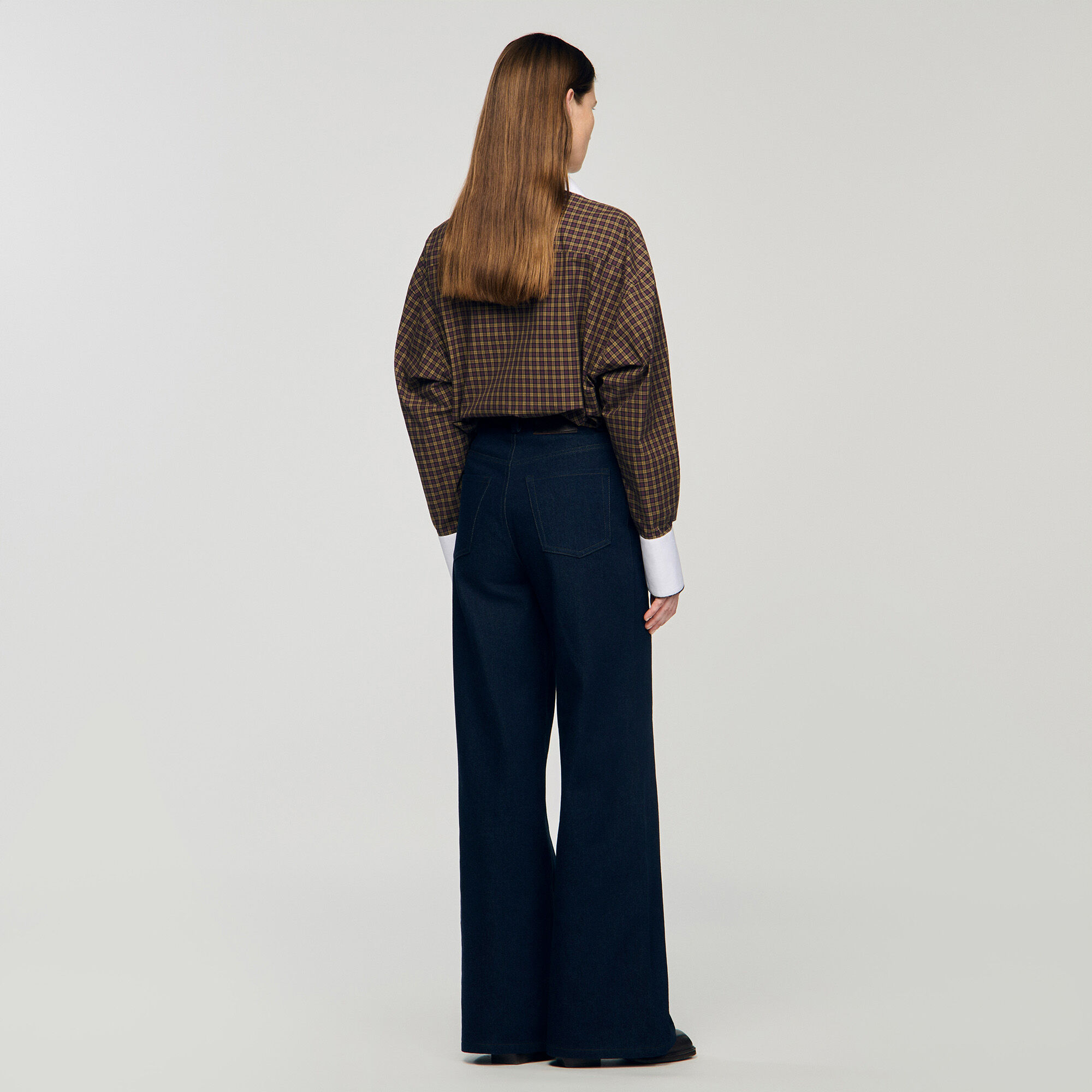 Wide-leg raw jeans