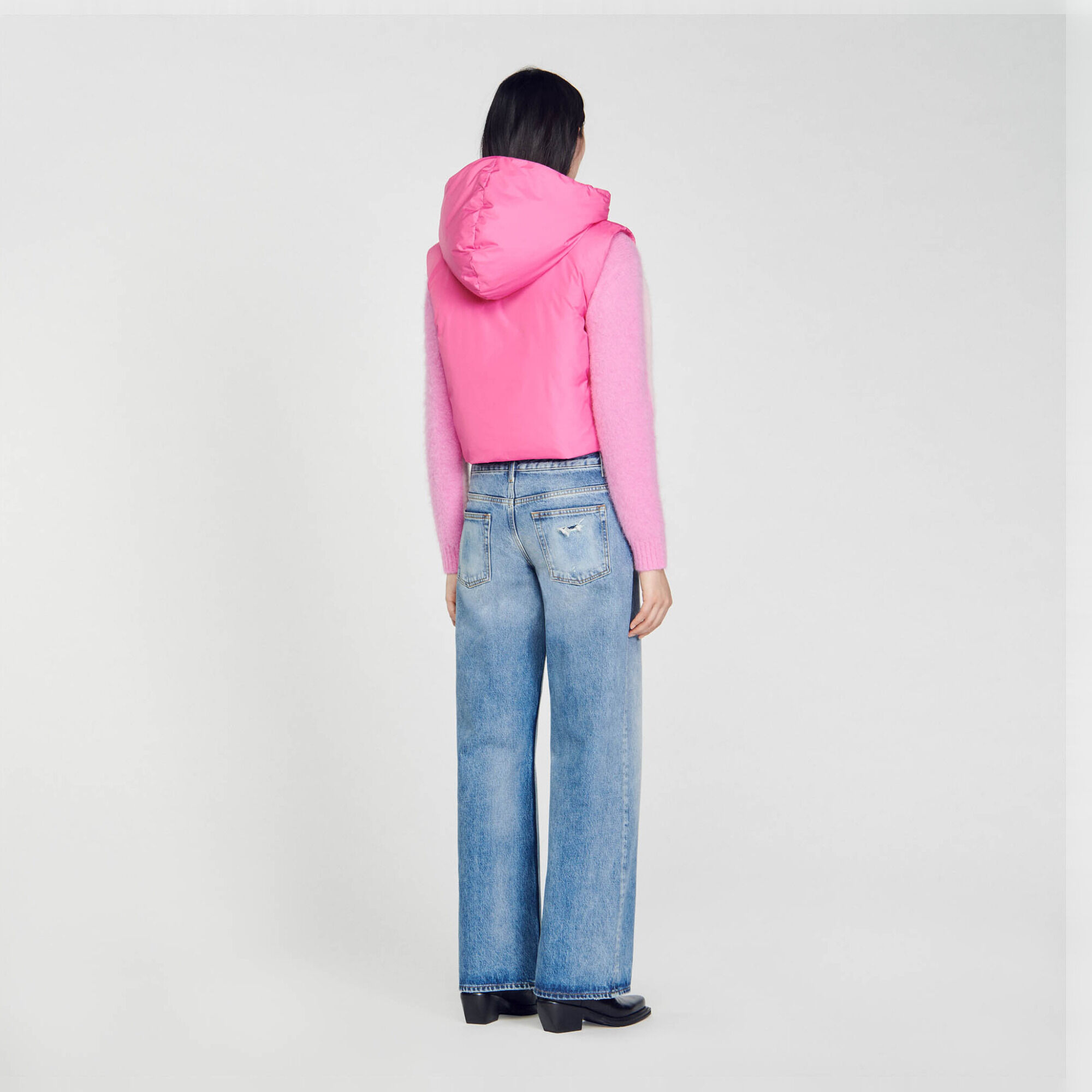 Sleeveless puffer jacket