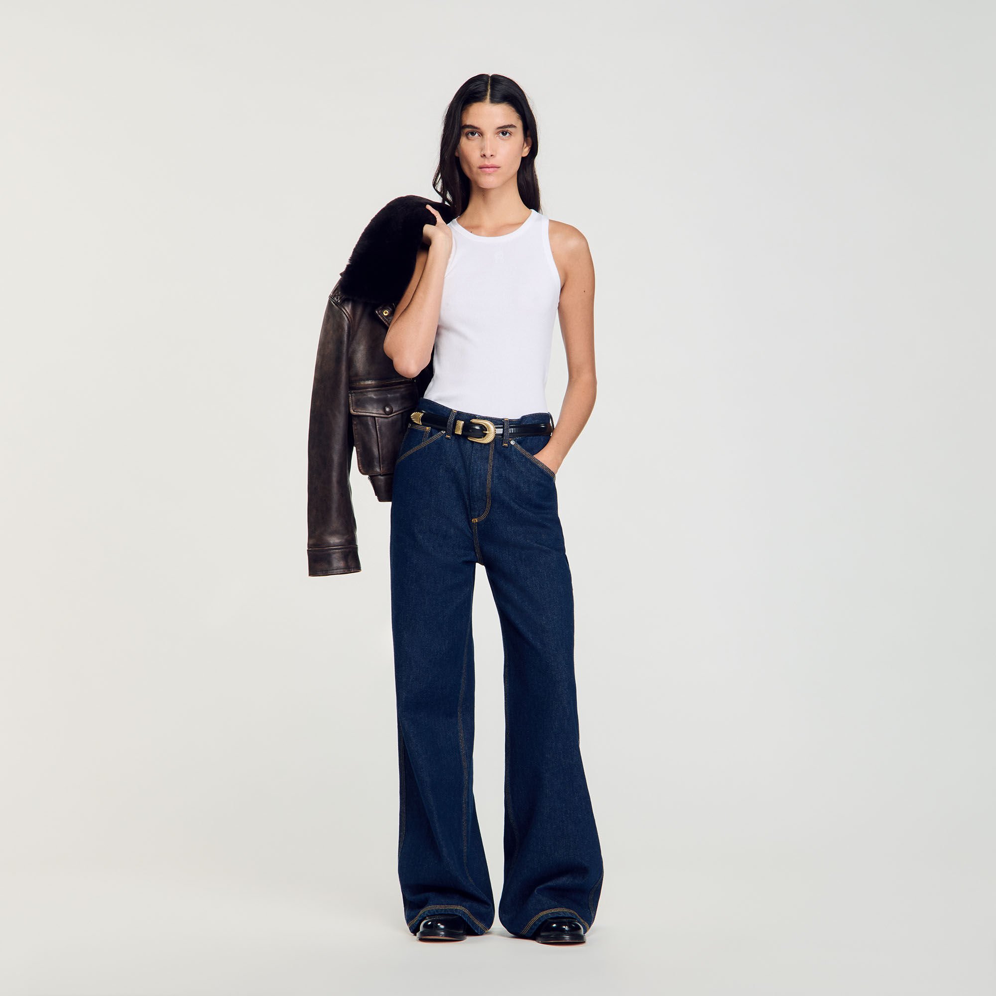 Wide-leg flared jeans