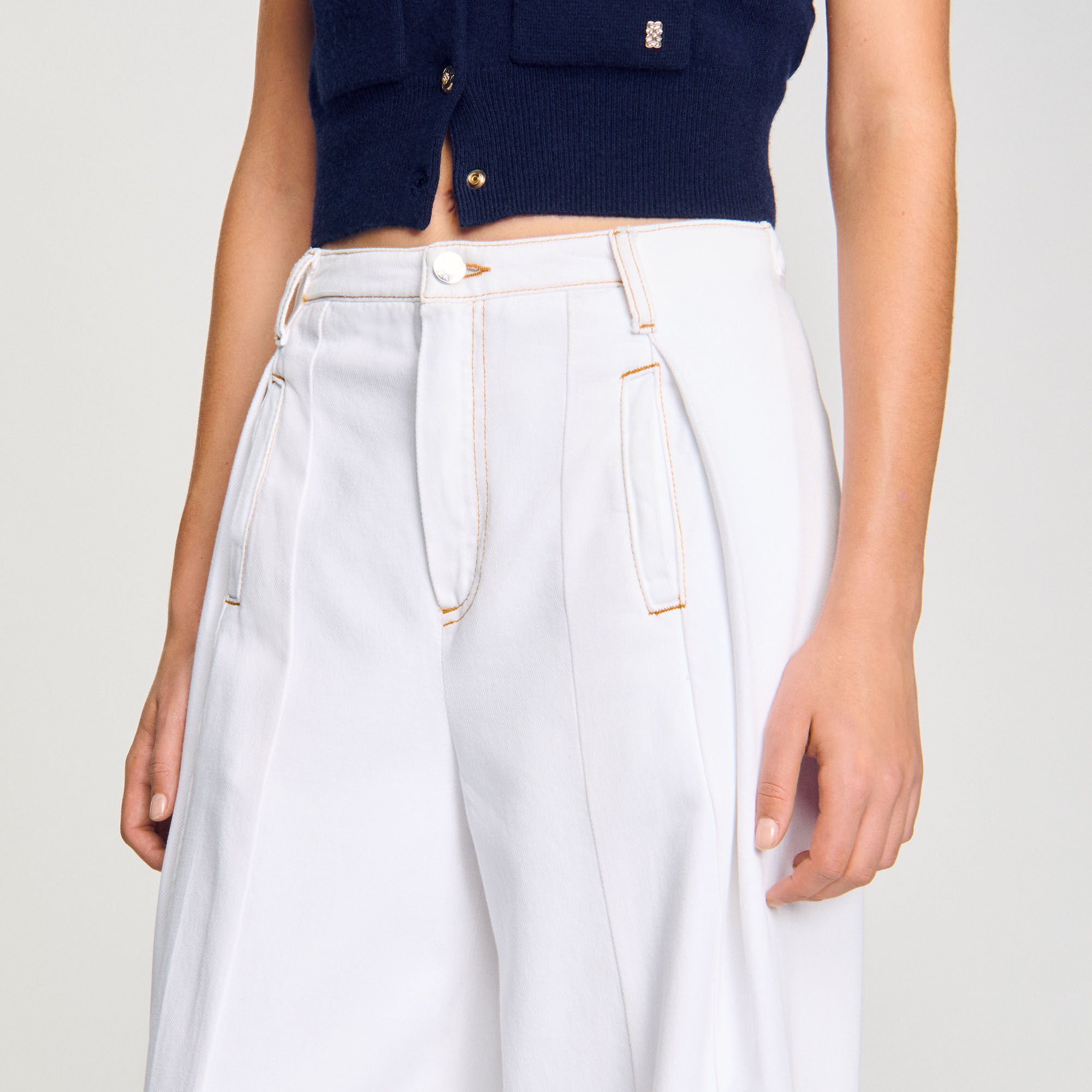 Topstitched wide-leg jeans