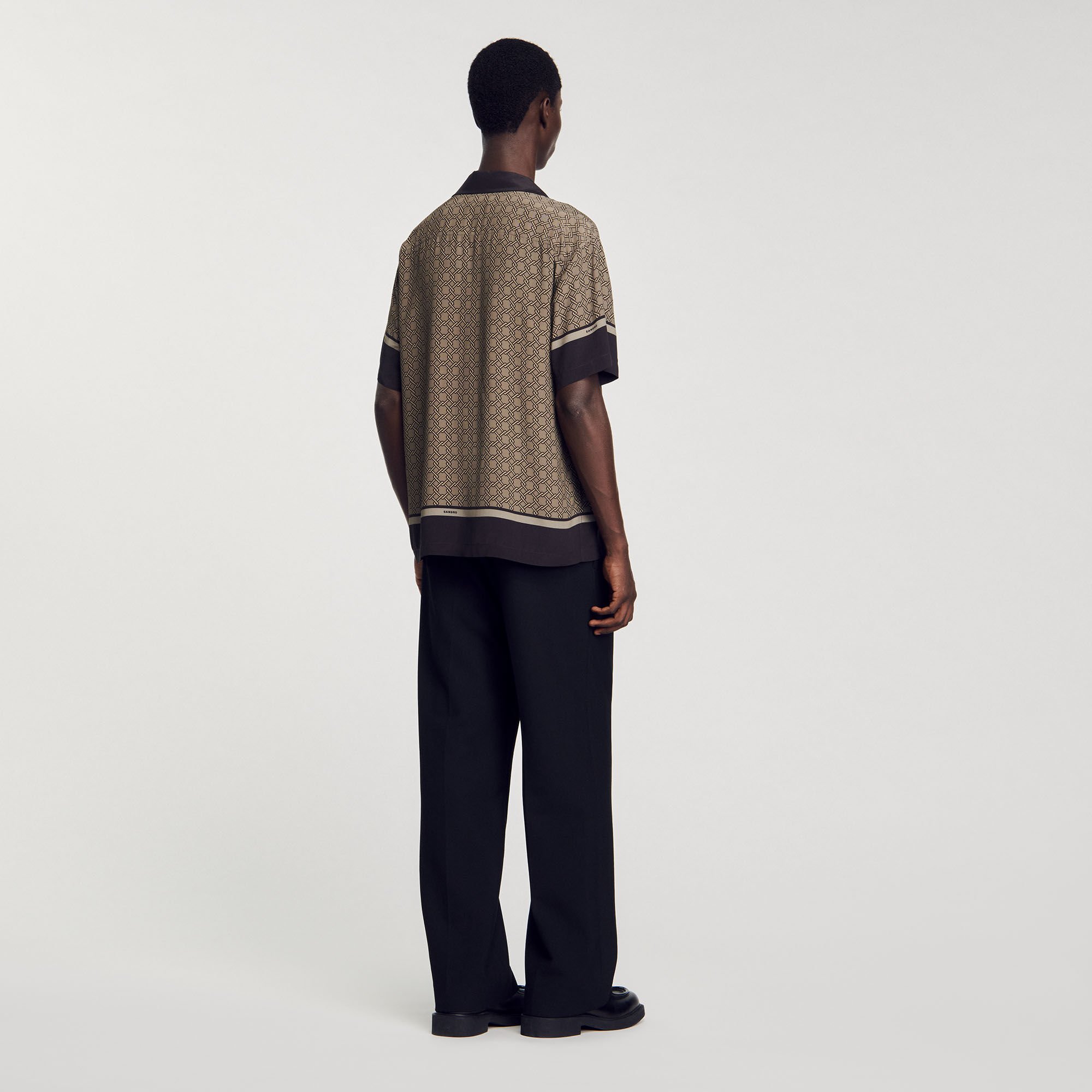 Short-sleeved patterned shirt