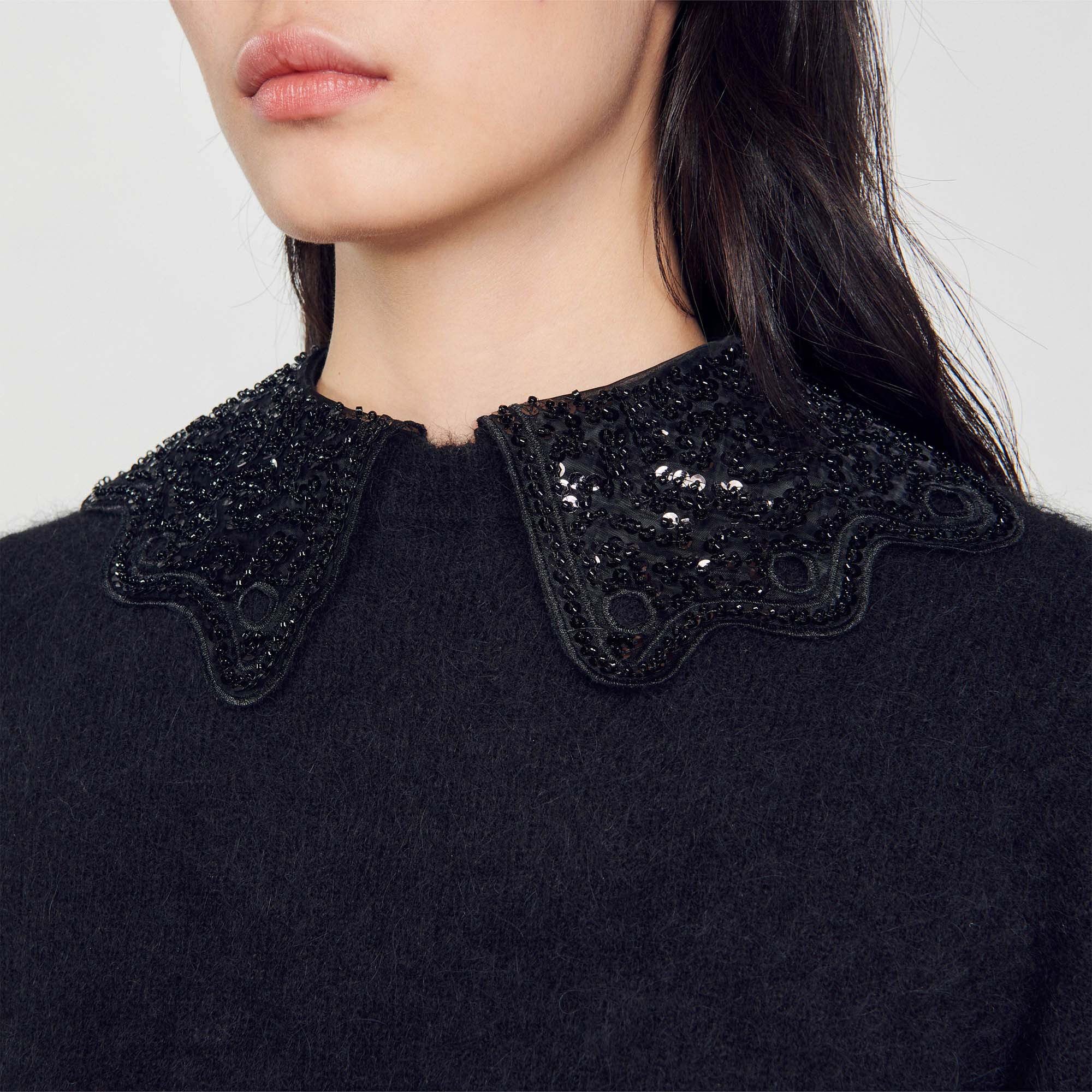 Cropped sweater with sequins 