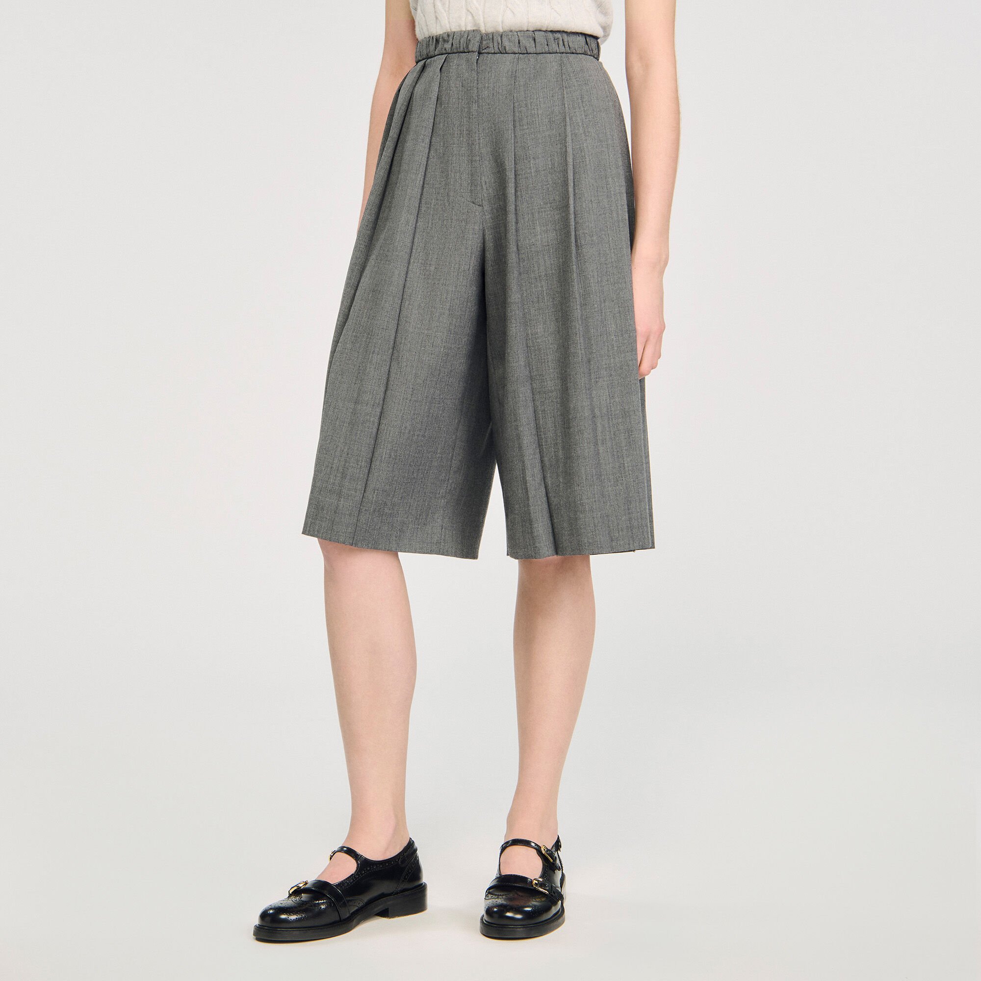 Pleated long shorts