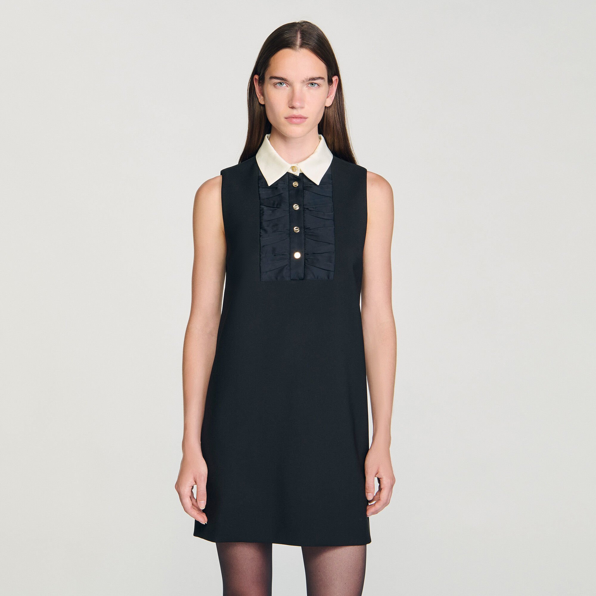Mini dress with contrast collar