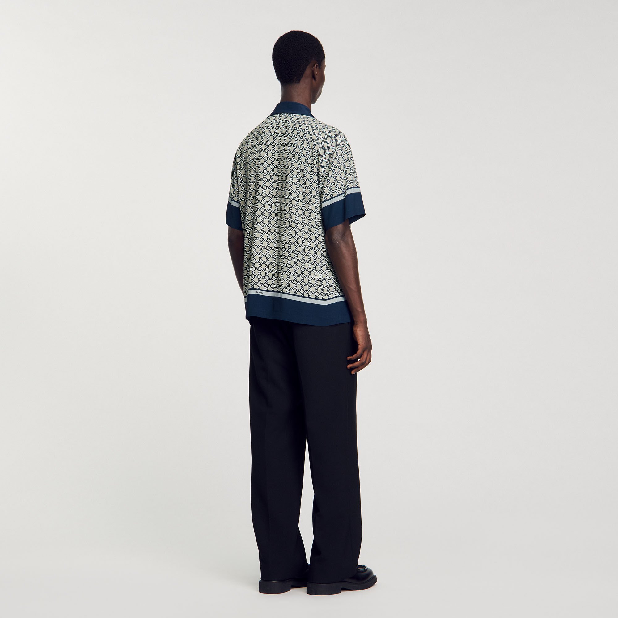 Short-sleeved patterned shirt