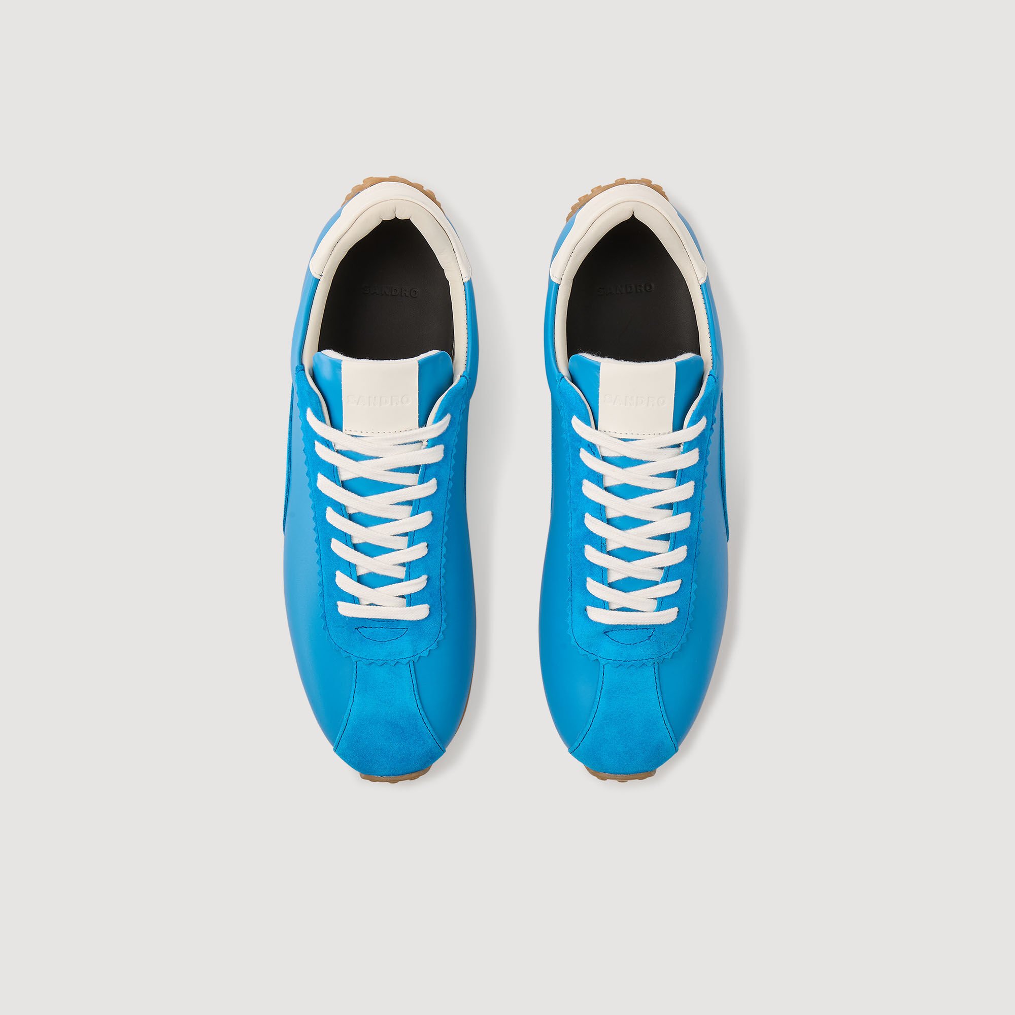 Low-top sneakers