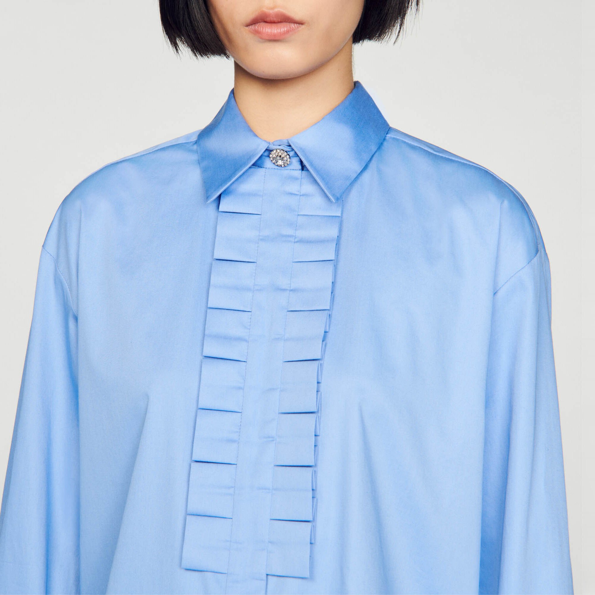Frilled collar shirt