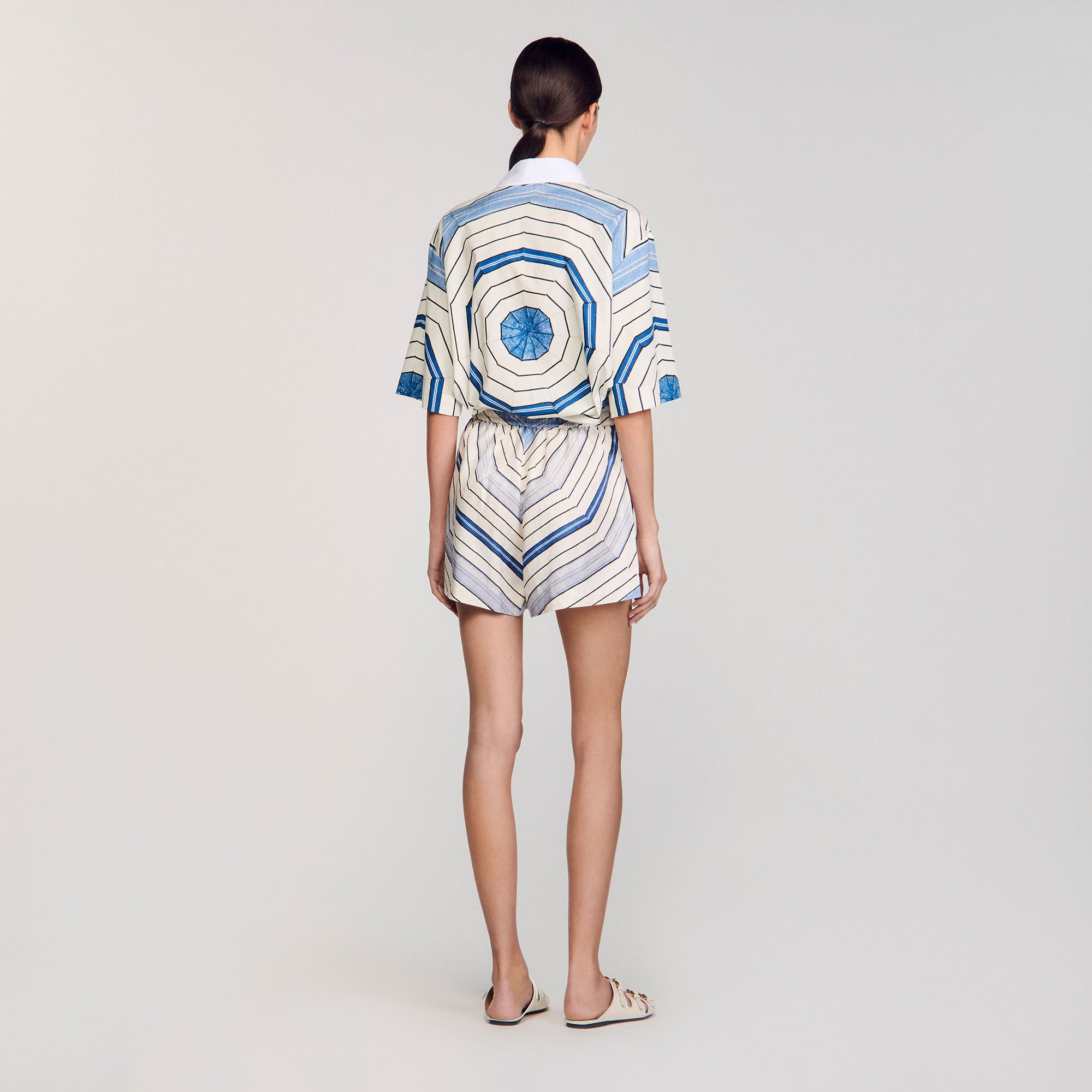 Spiral-motif shorts