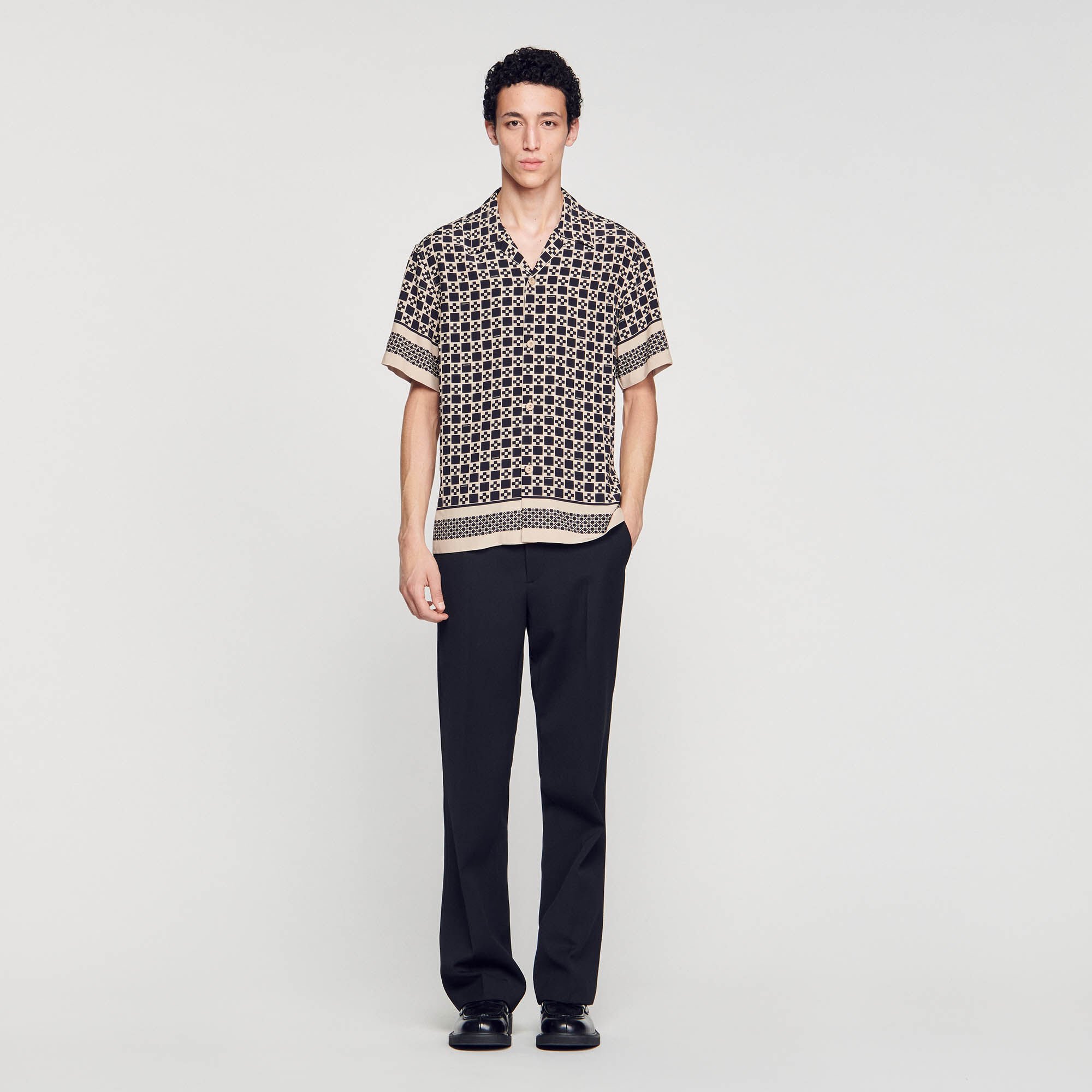 Square Cross short-sleeved shirt Black / Gray | Sandro Paris