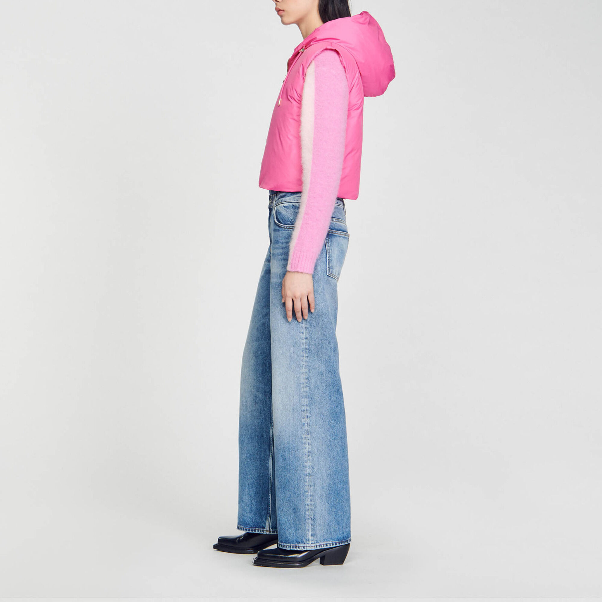 Sleeveless puffer jacket