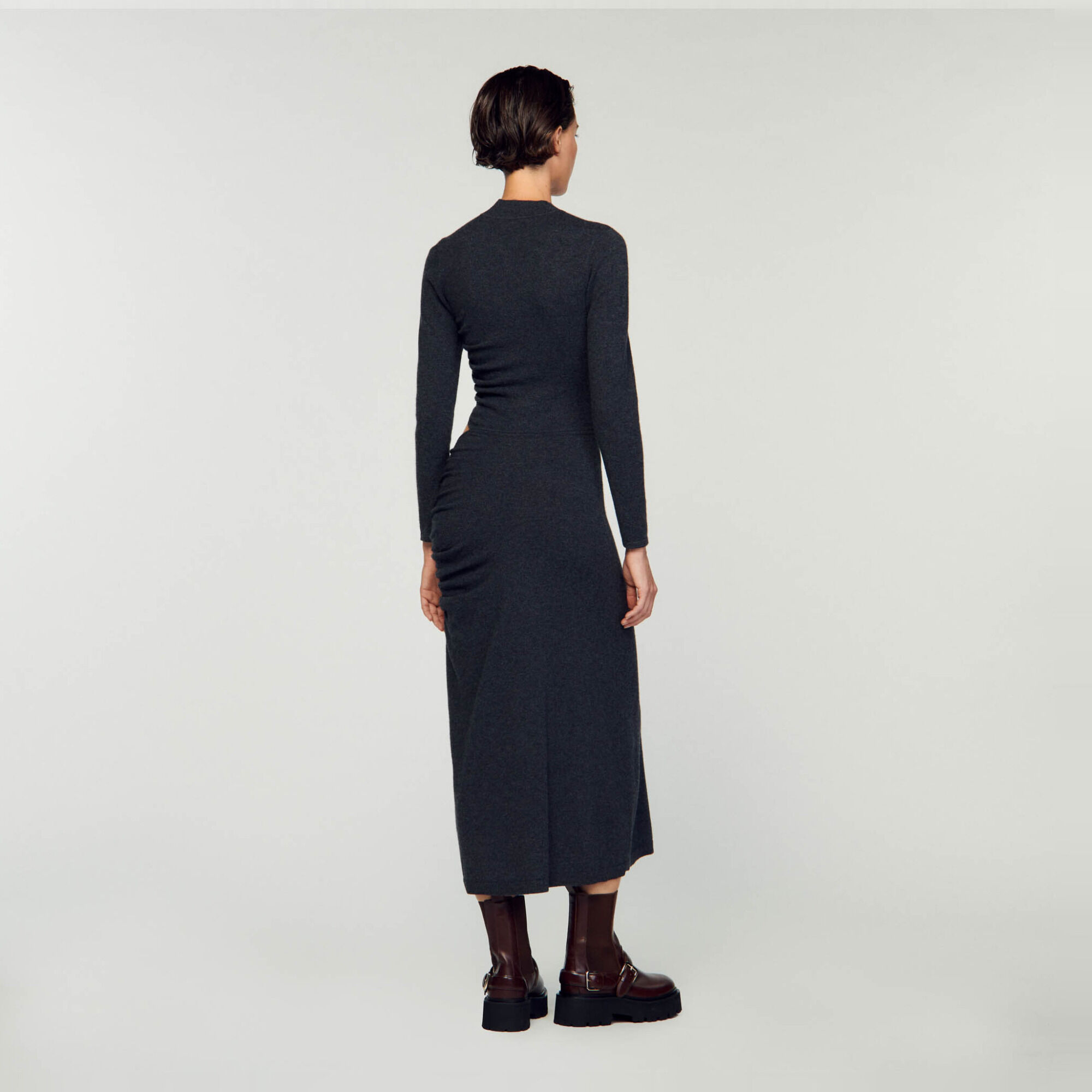 riu Bicolor knit dress ブラック Sandro_SFPRO03289-23_V_1.jpg