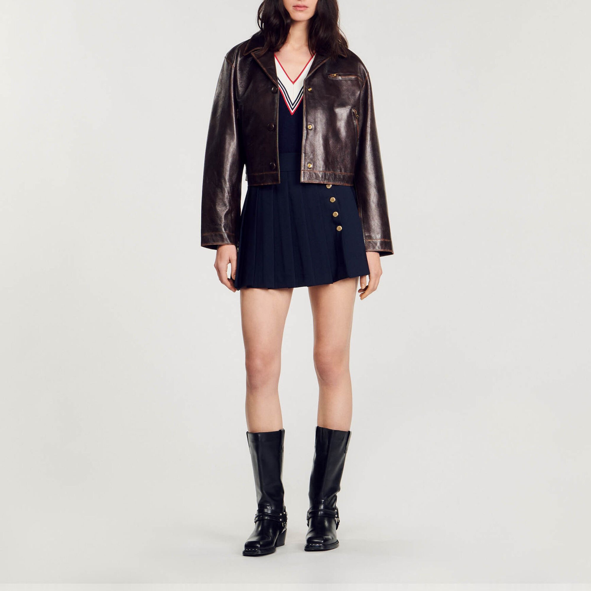 Short pleated skirt