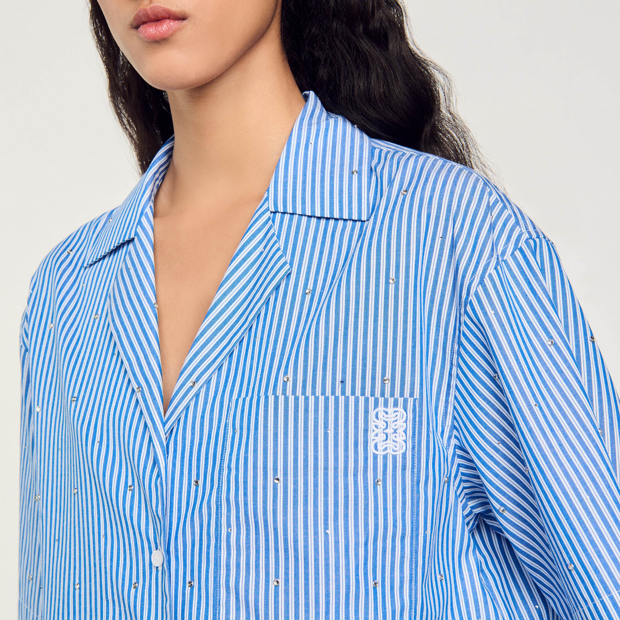 Short-sleeved rhinestone shirt