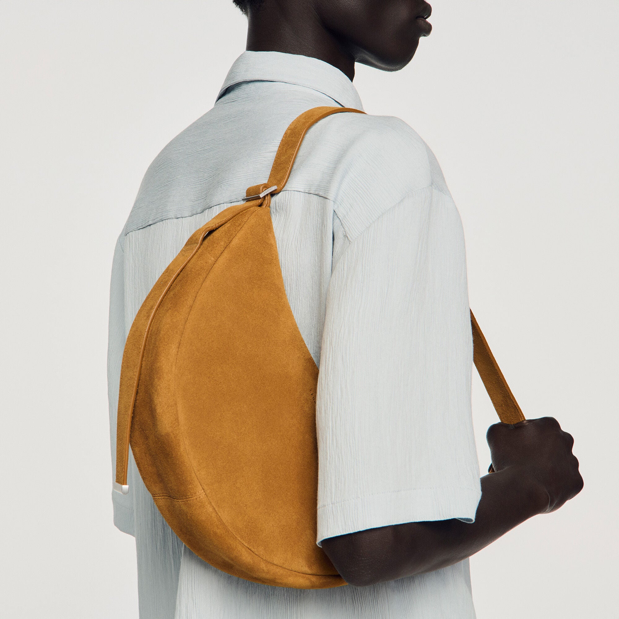 Small zipped split leather hobo in Cognac for Men | Sandro Paris