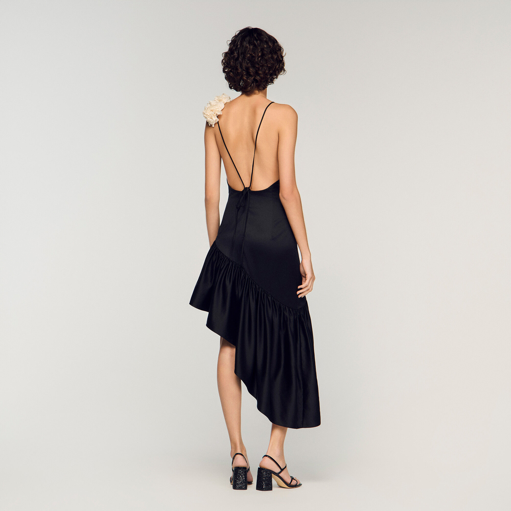 Flower detail asymmetrical ruffled dress in Black for Women