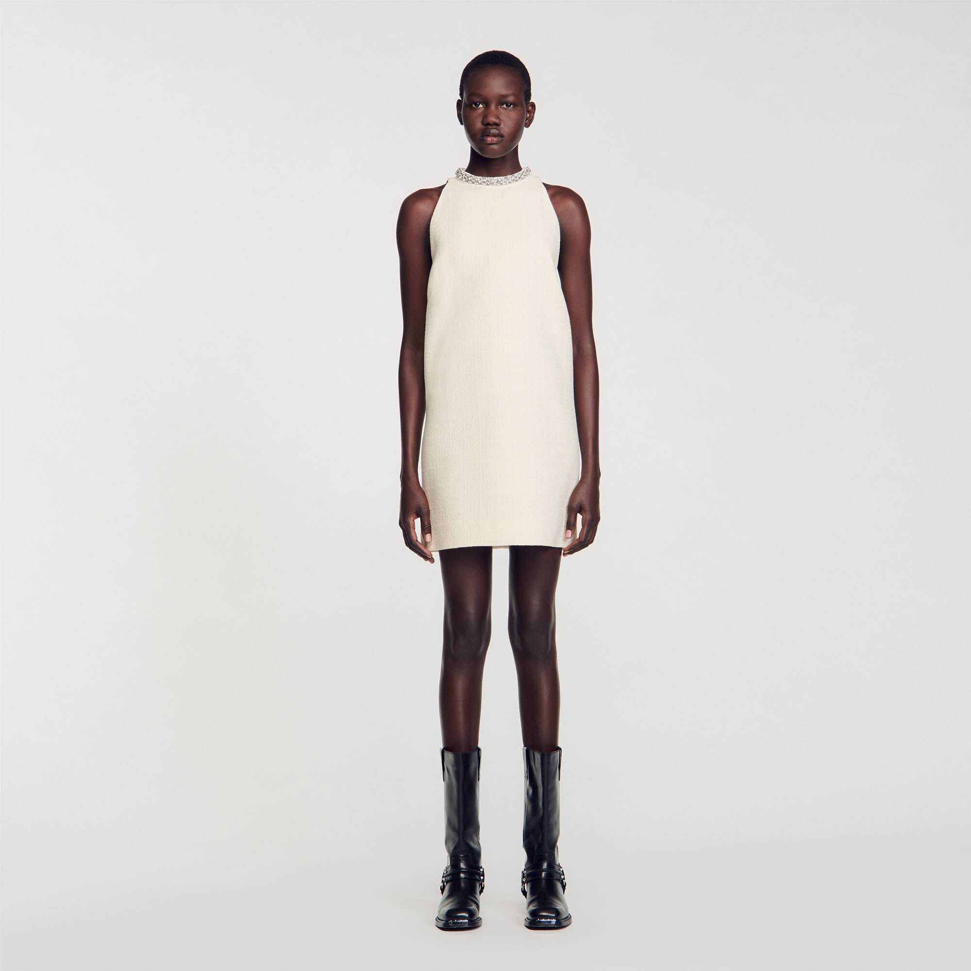 Dress with jewellery collar