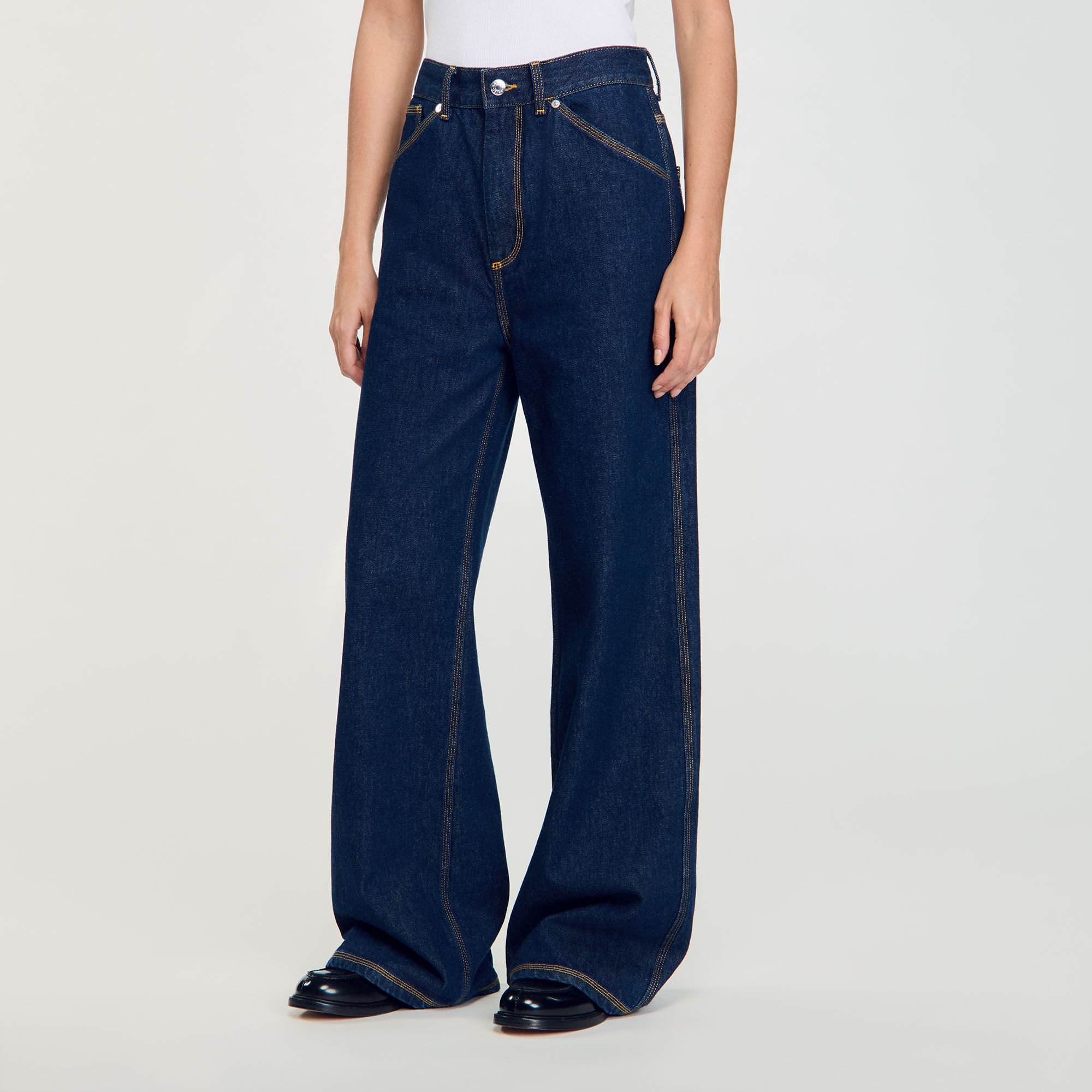 Wide-leg flared jeans