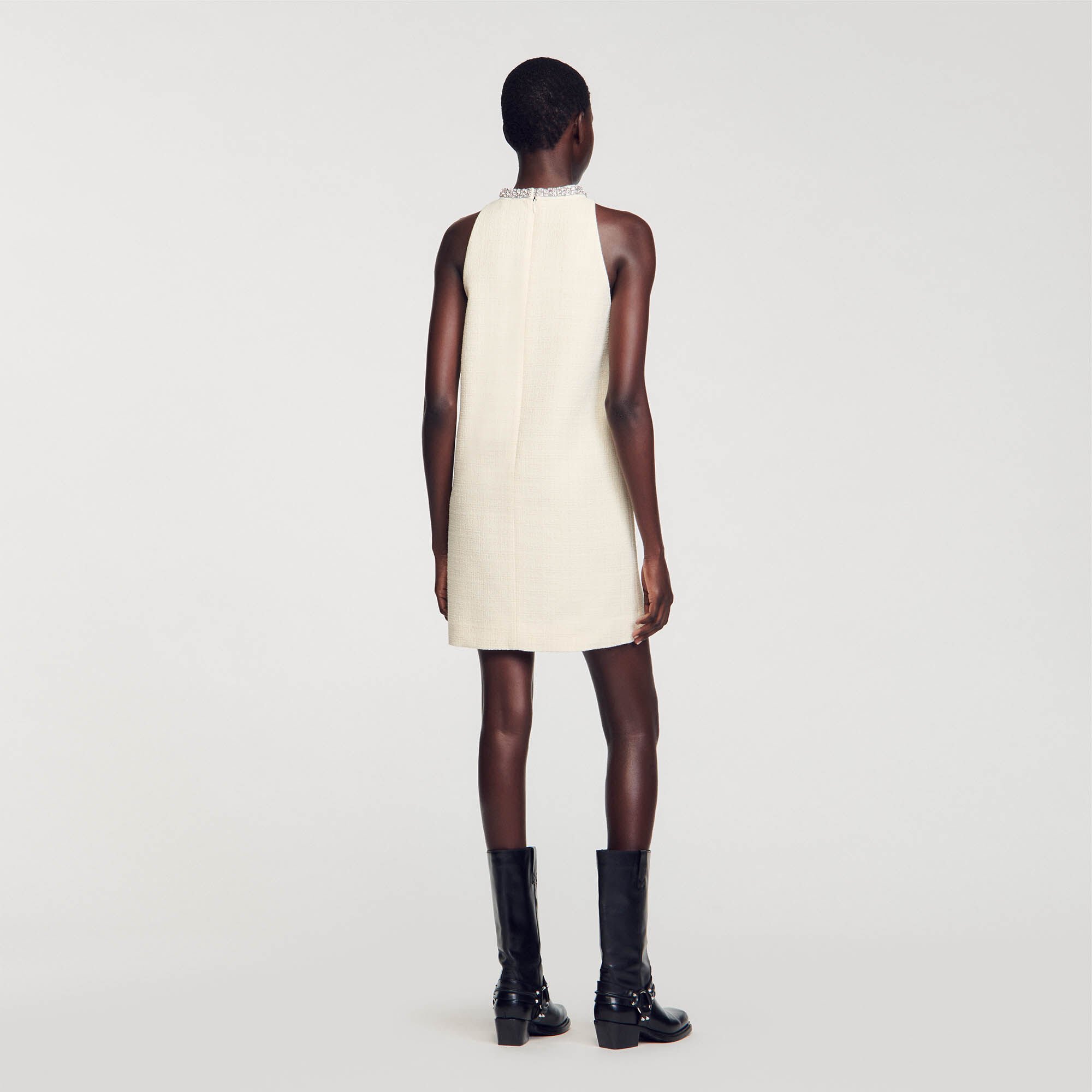 Dress with jewellery collar