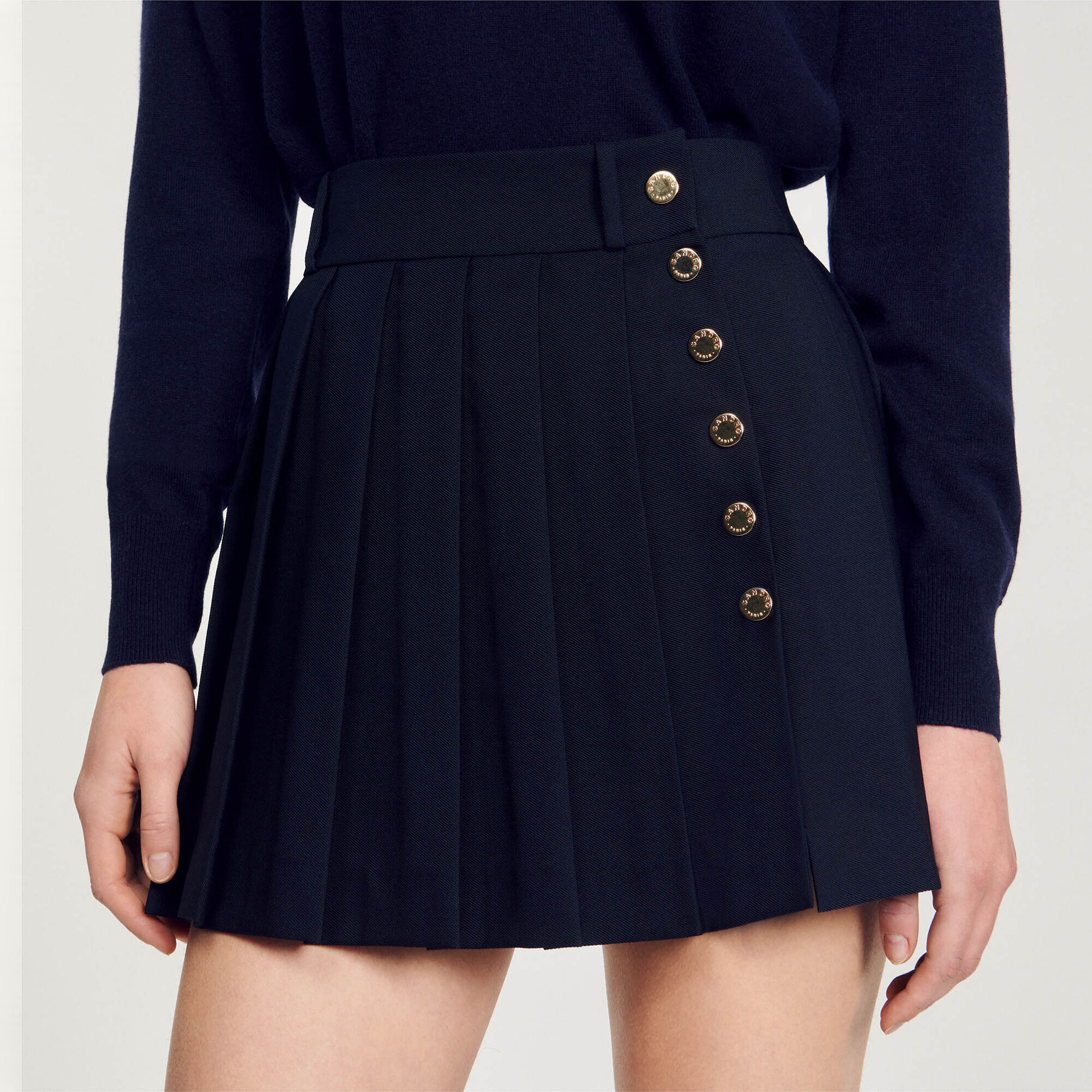 Short pleated skirt
