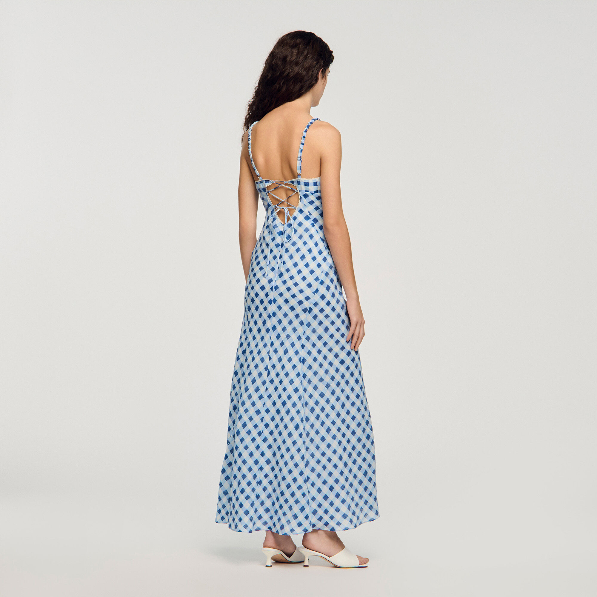 Gingham linen maxi dress in Blu / White for Women | Sandro Paris