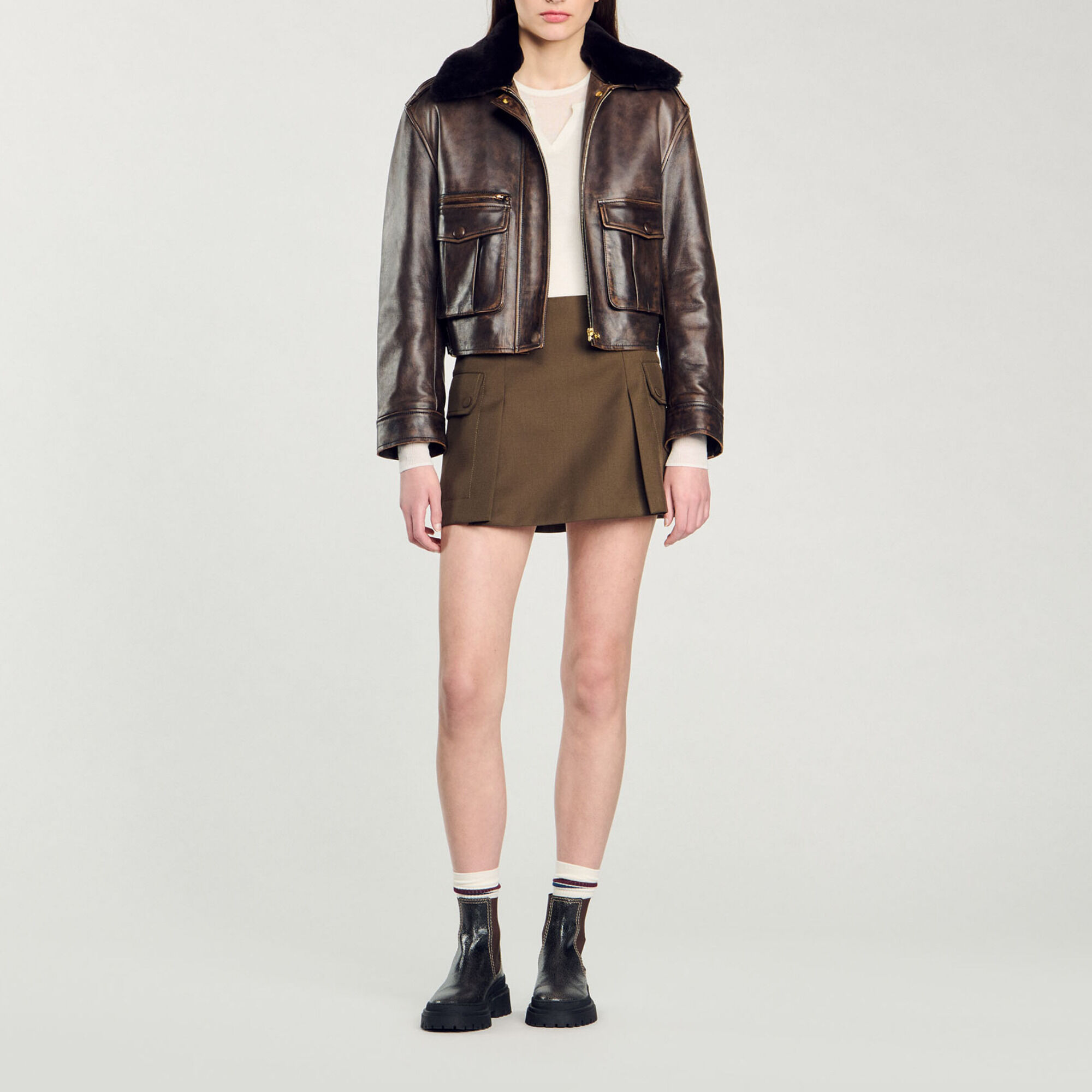 Short skirt with pockets