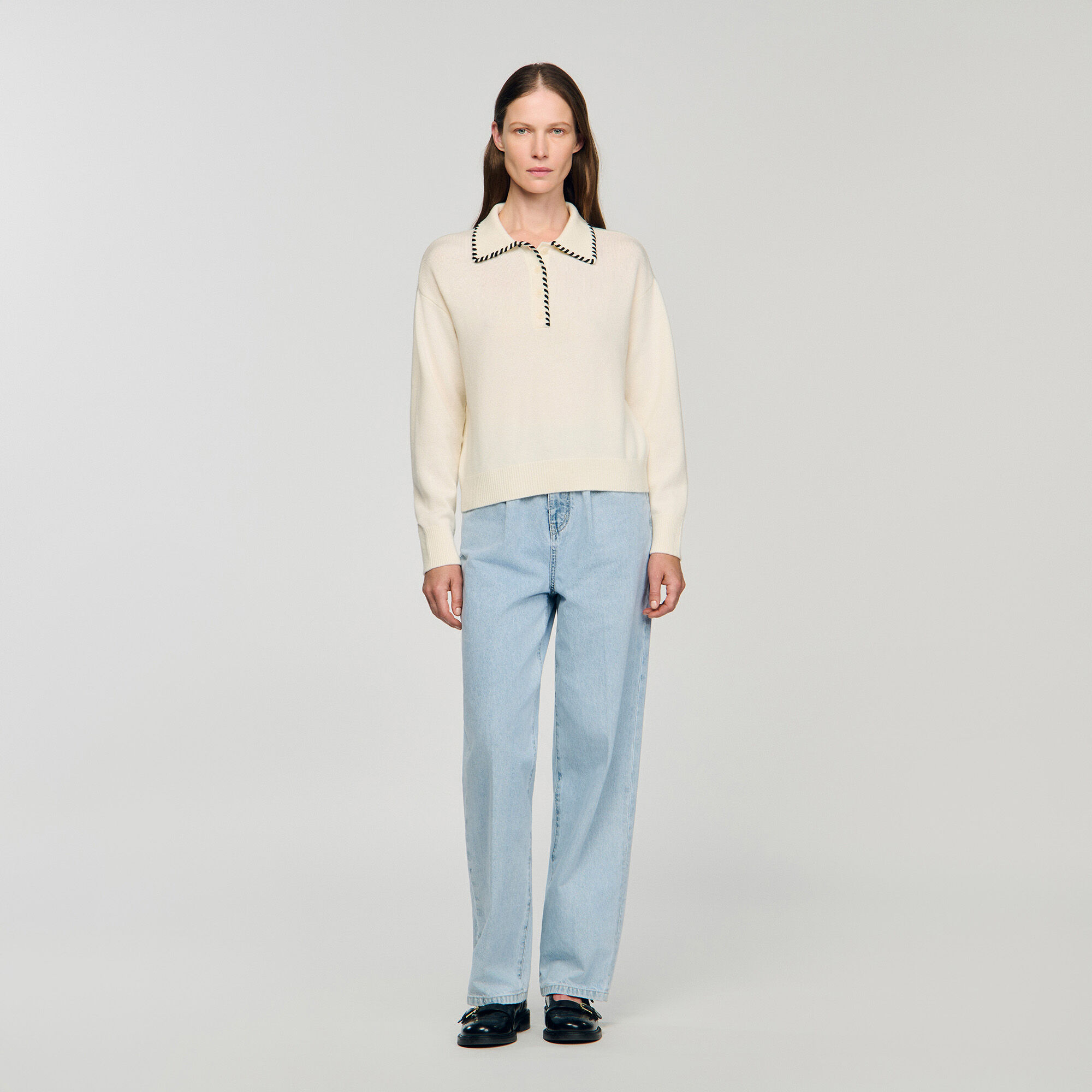 Contrast polo-neck knit sweater