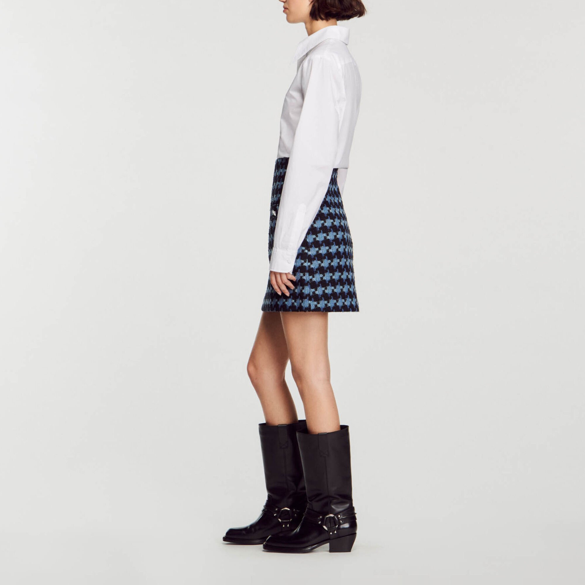 Short tweed skirt