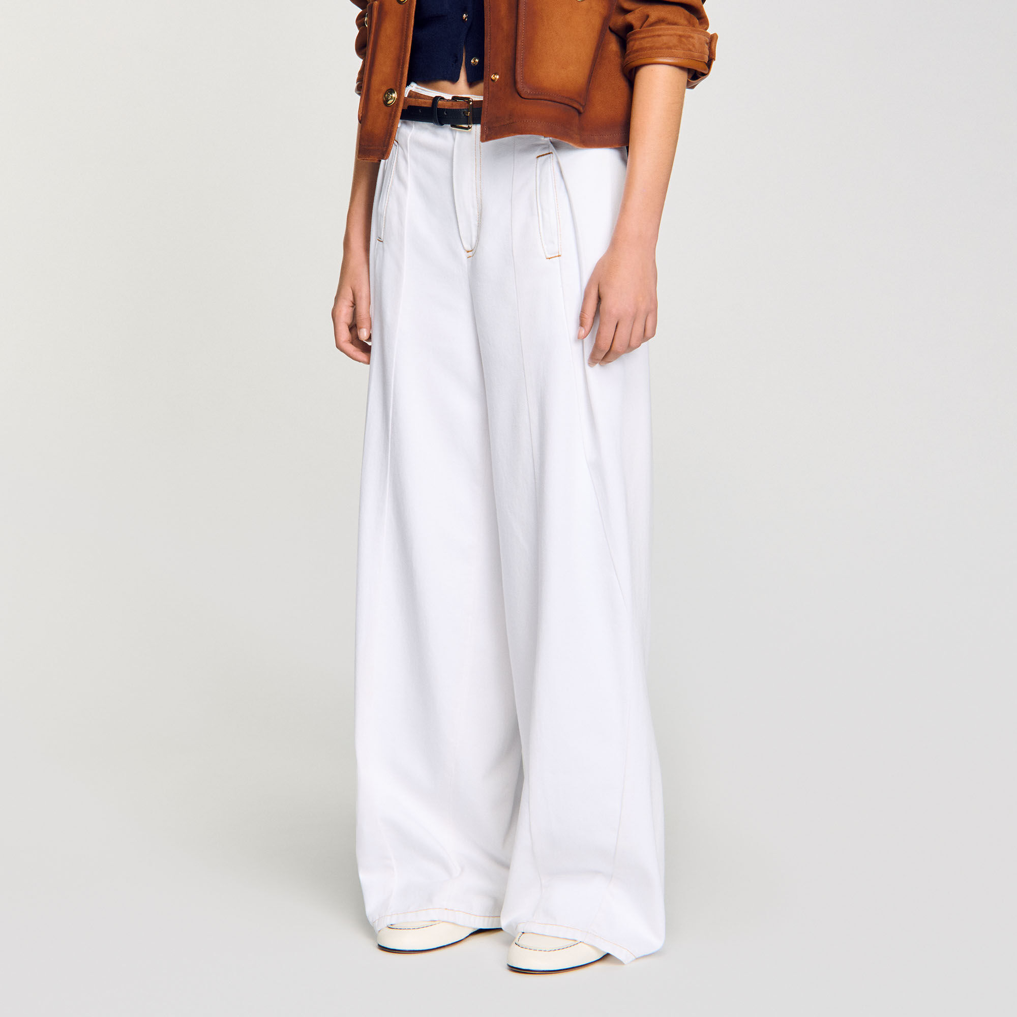 Topstitched wide-leg jeans