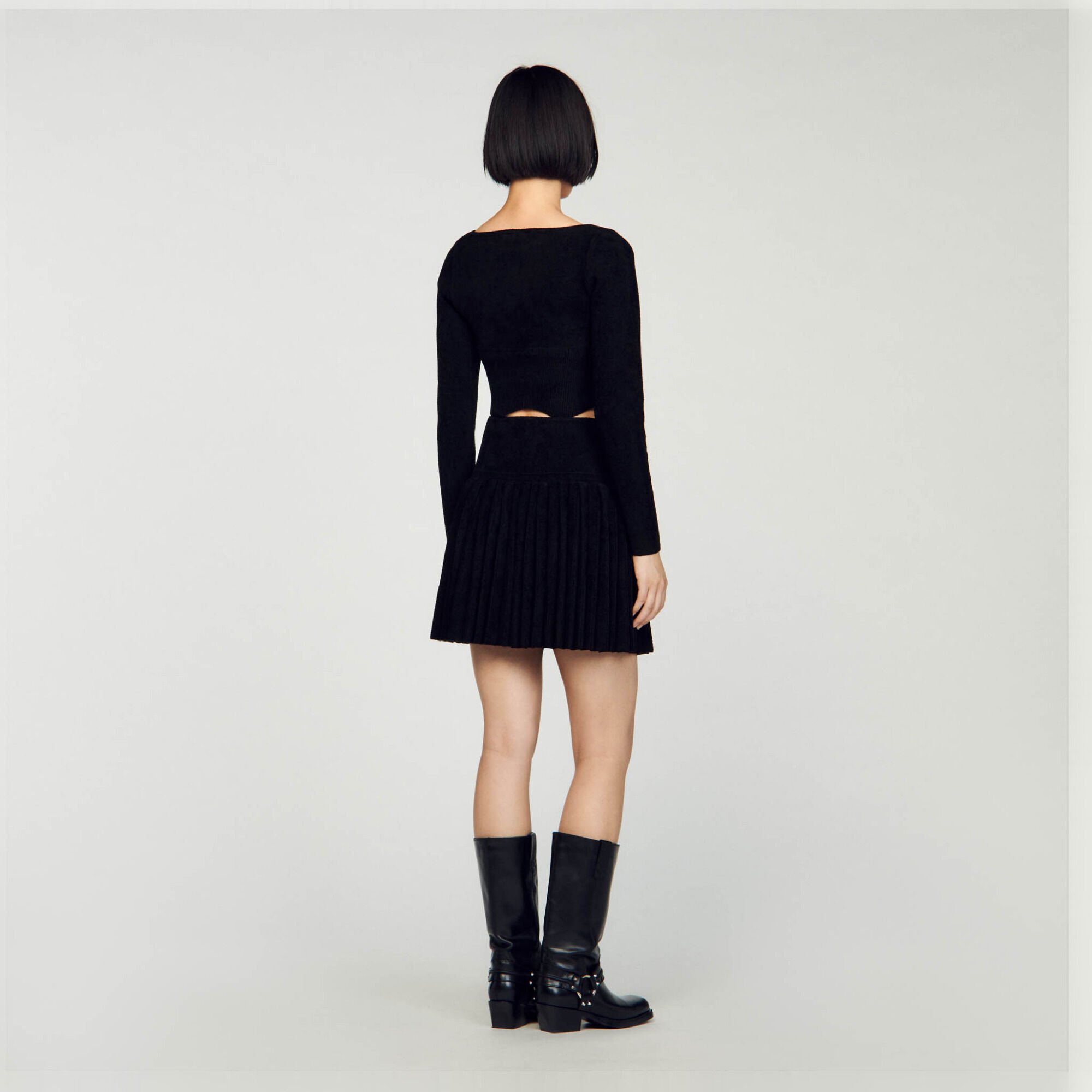Short velvet knit sweater