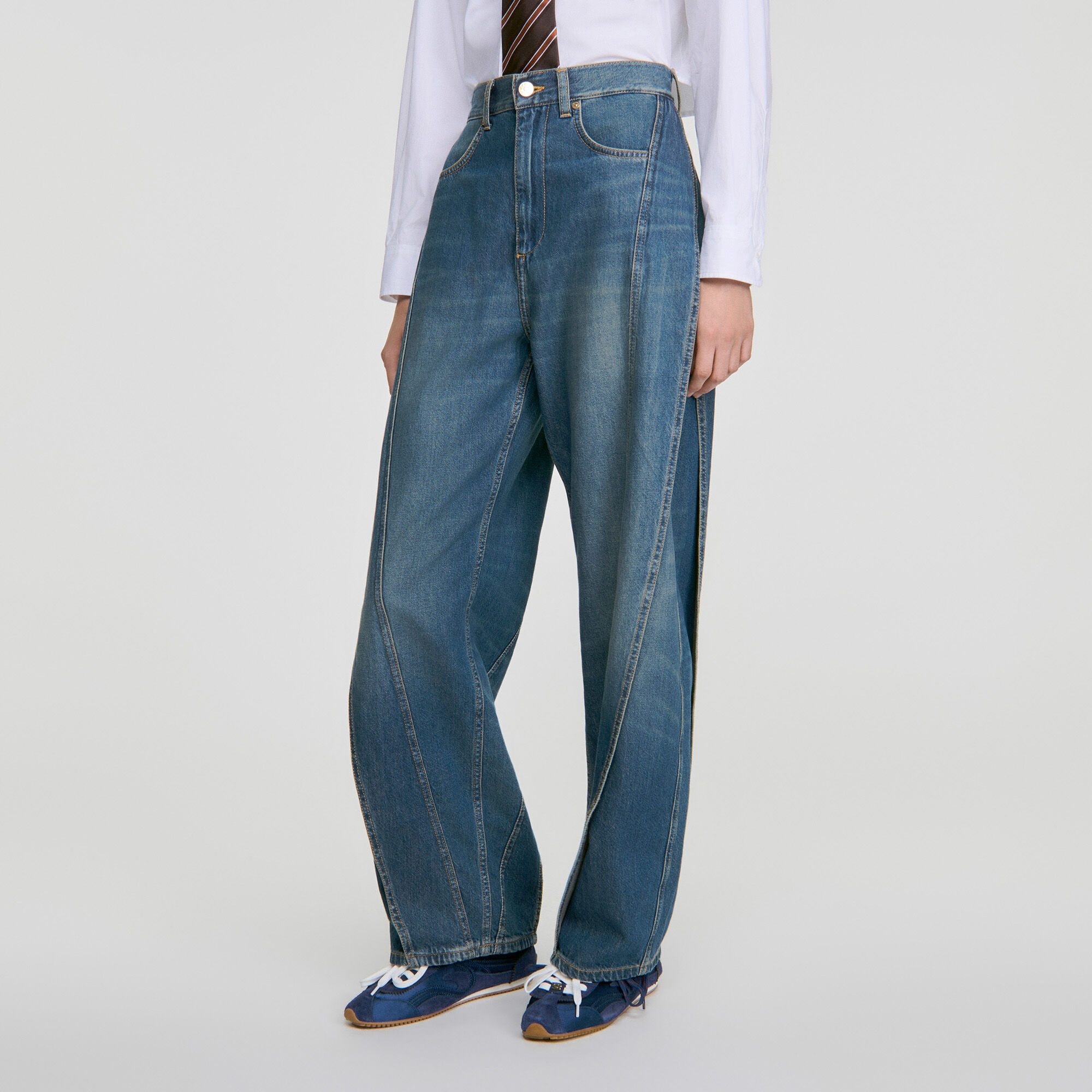 Wide-leg topstitched panel jeans
