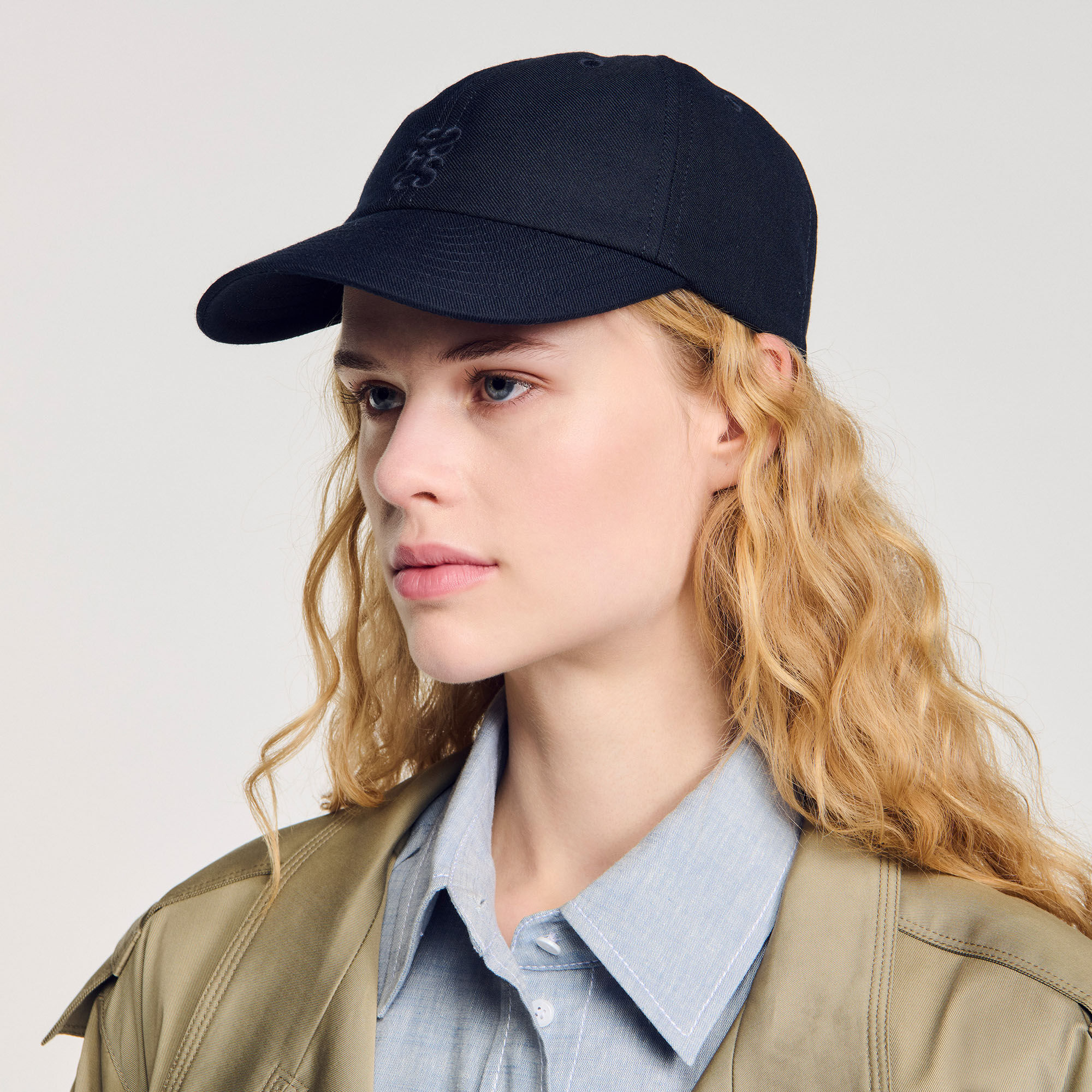 フランス発 Sandro バンダナ柄スカーフがアクセント! キャップ Cap with tied scarf blue For Women | Sandro Paris